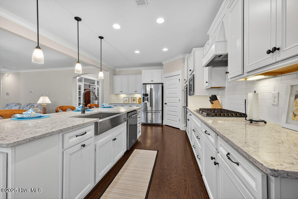 100525944 | Photo 13