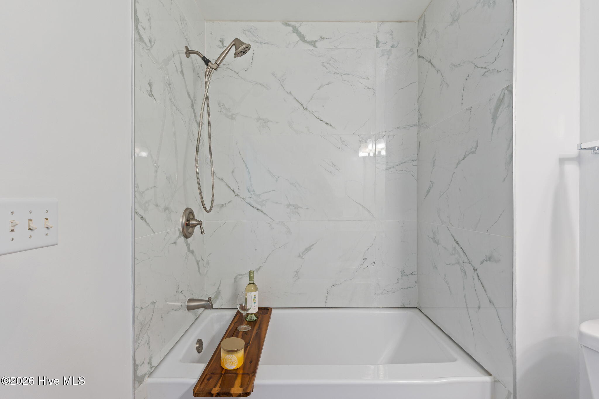 100559662 | Photo 32