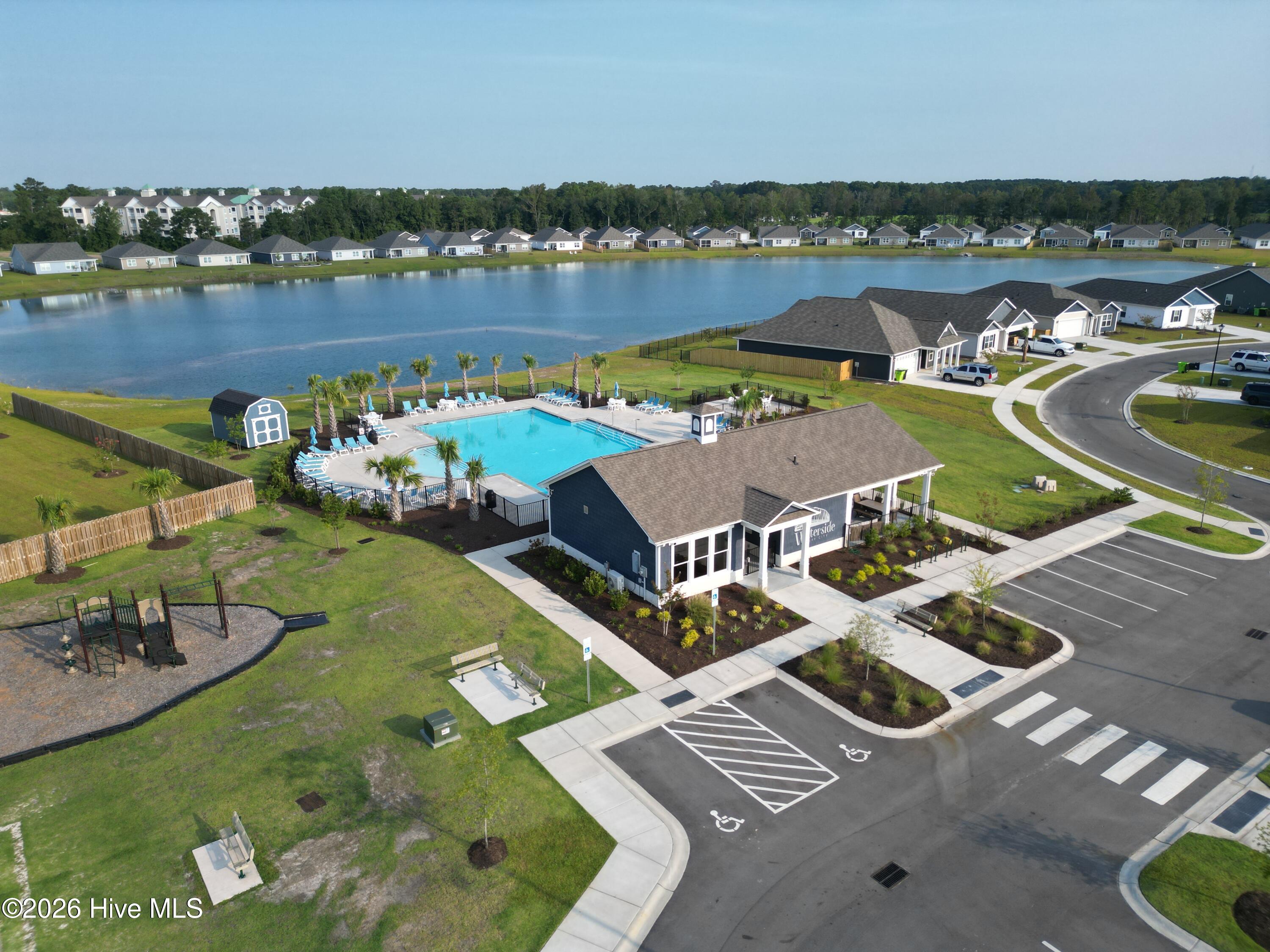 100557752 | Photo 47