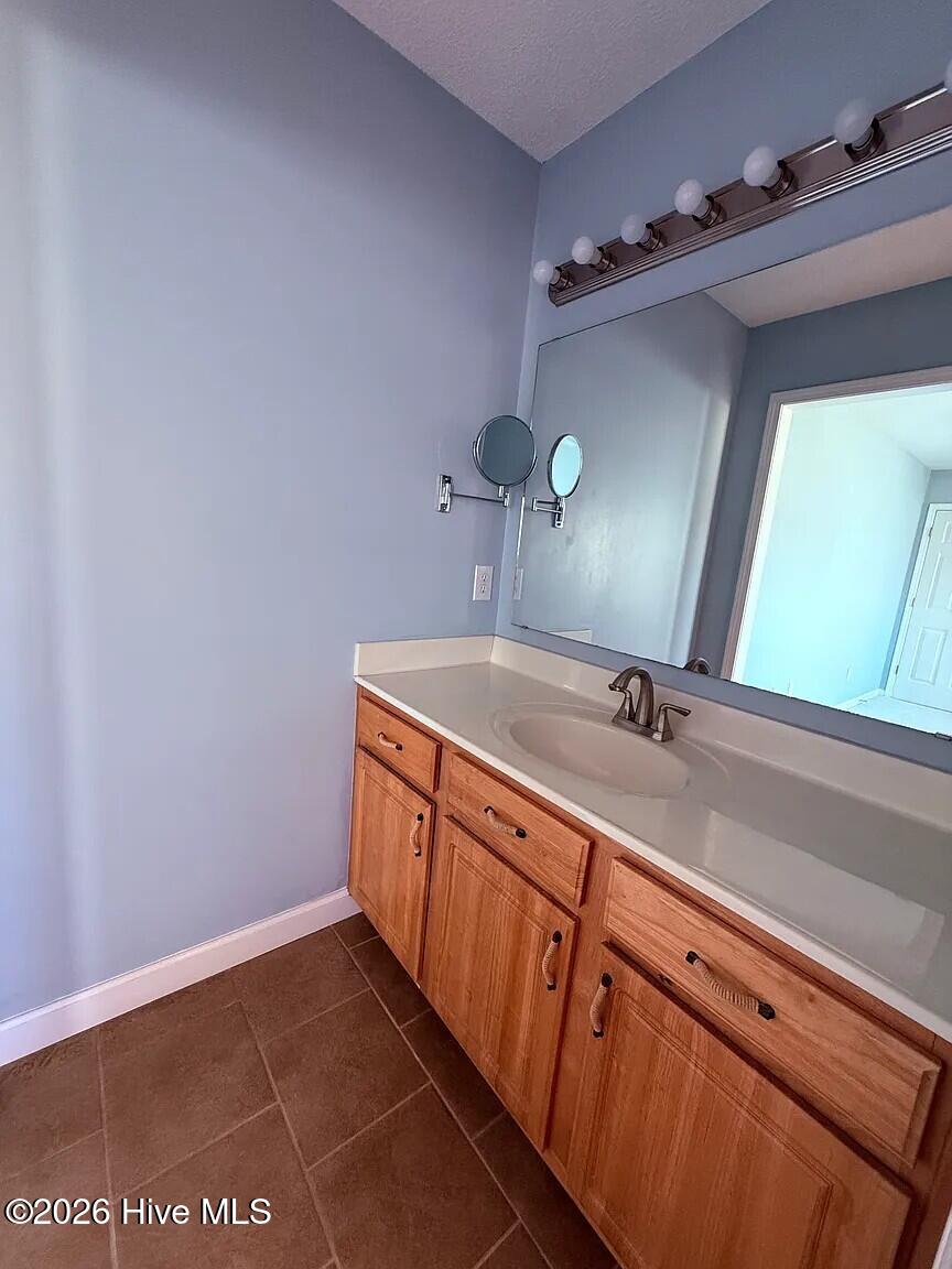 100561708 | Photo 15