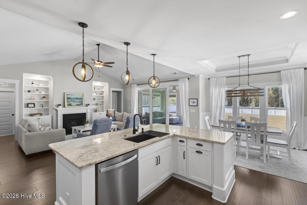 100558898 | Photo 10