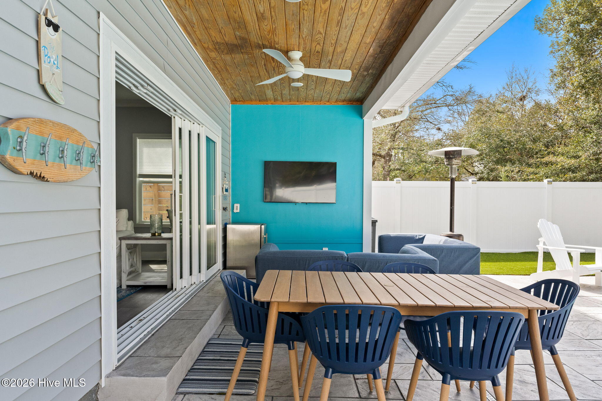 100568020 | Photo 31