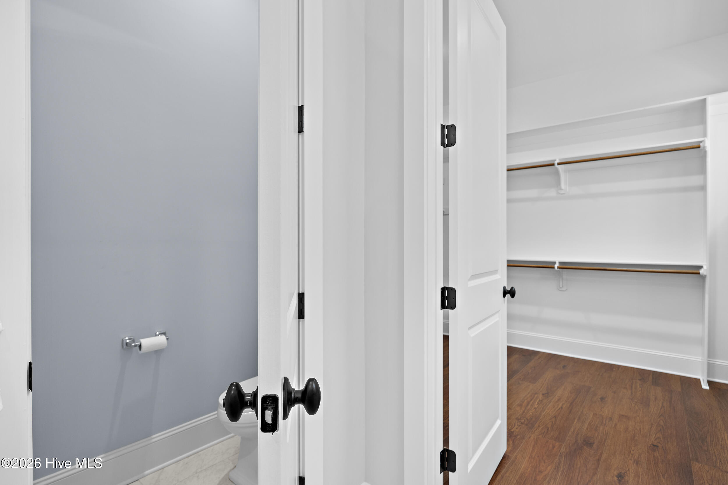 100569354 | Photo 53