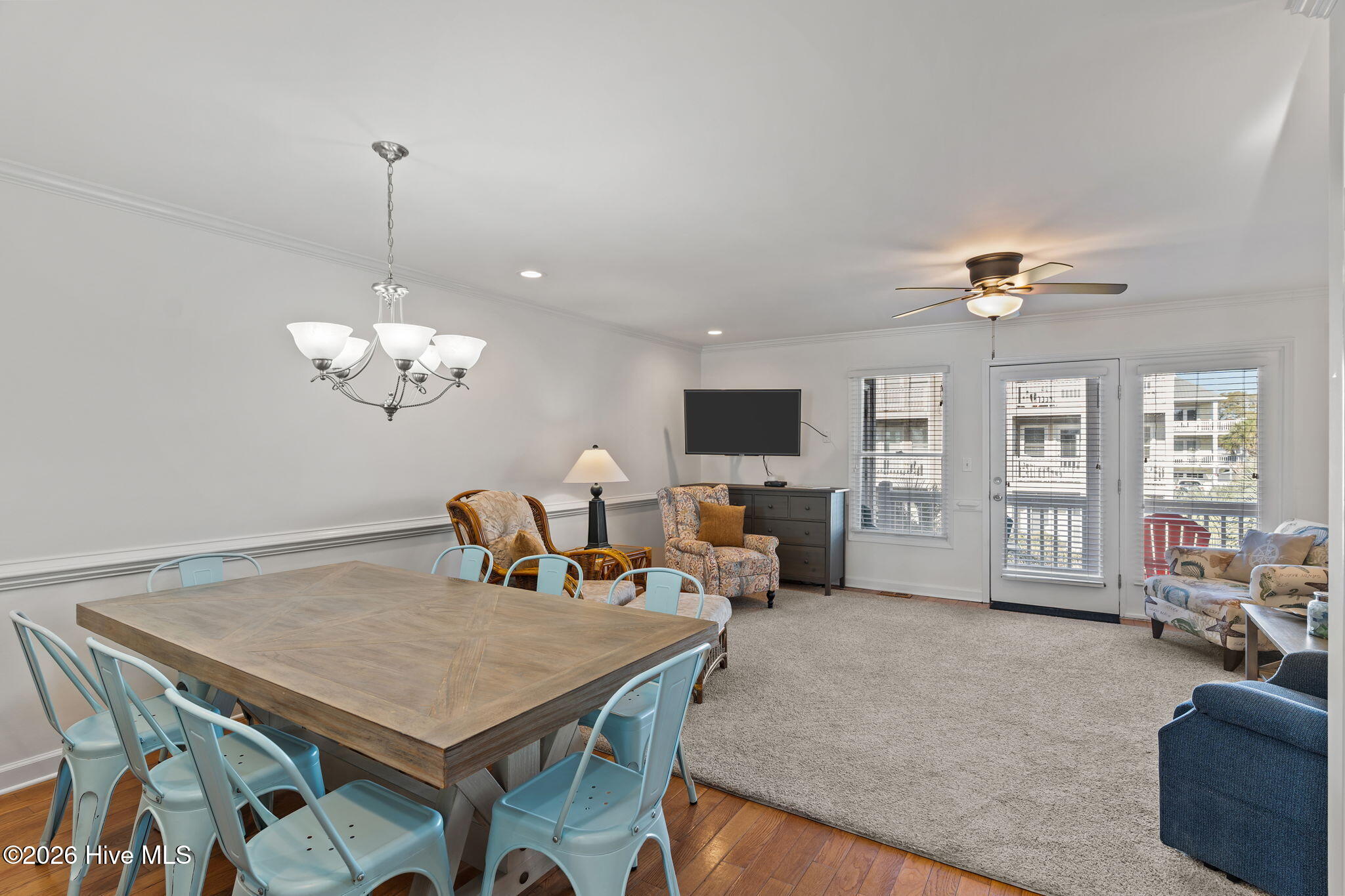 100563044 | Photo 18