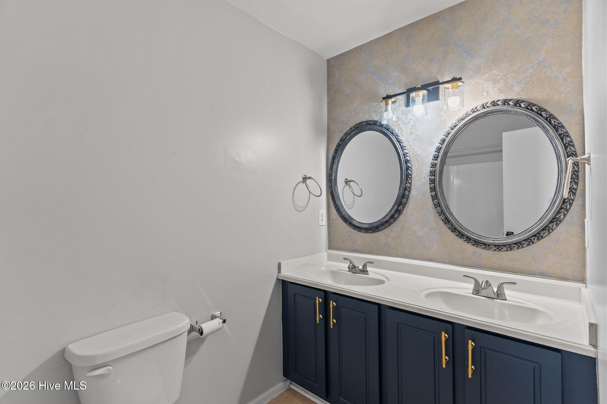 100552735 | Photo 28