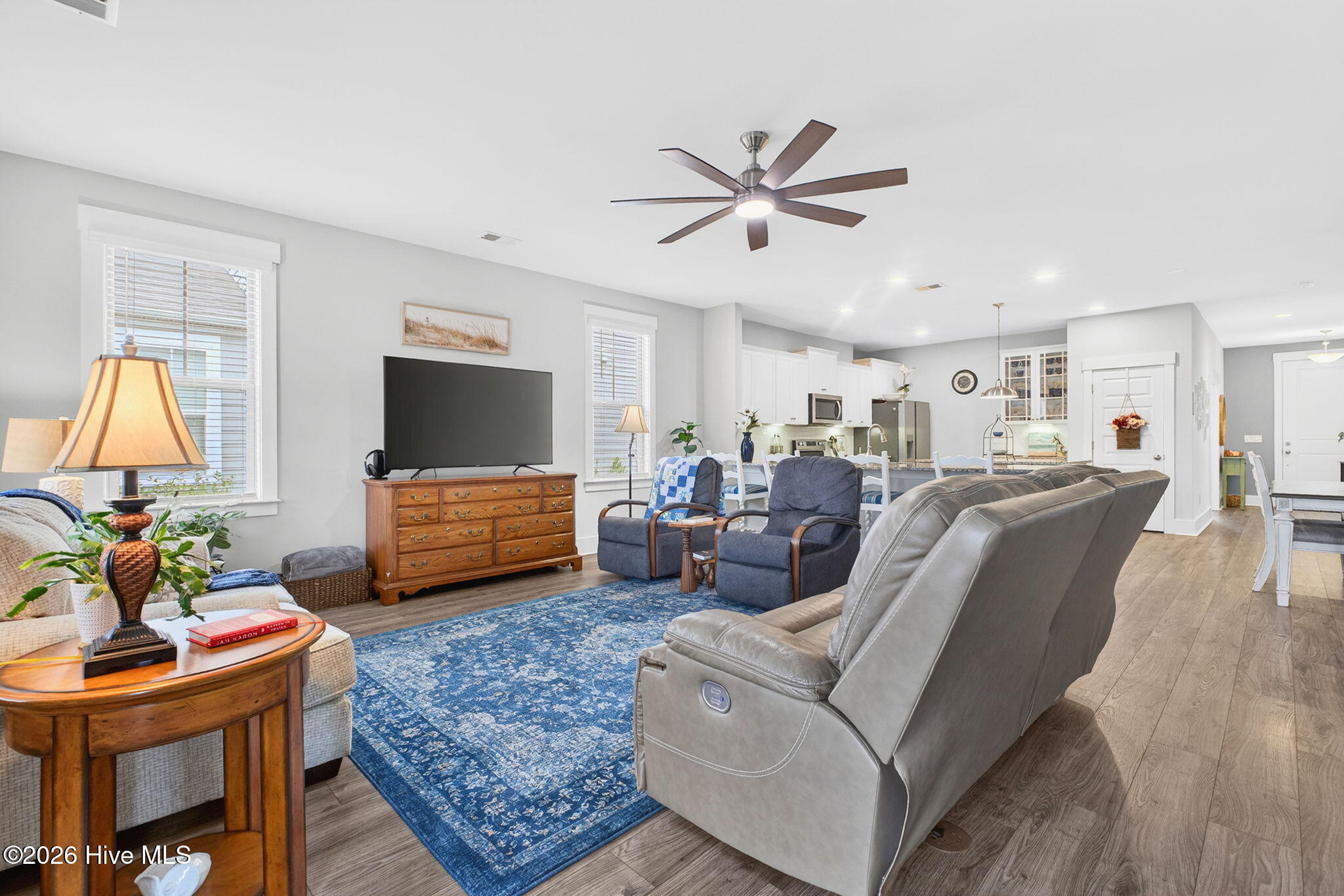 100553997 | Photo 22