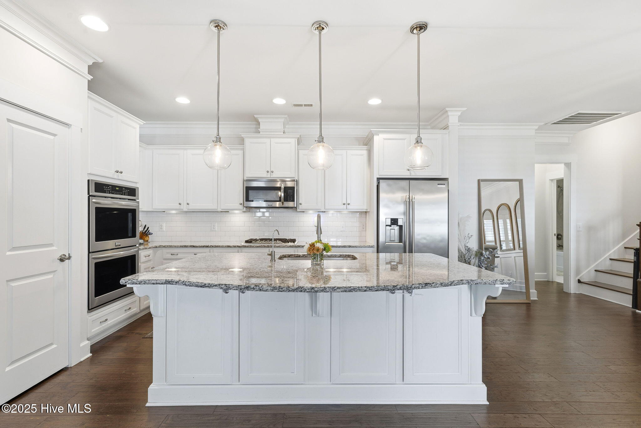 100540191 | Photo 17