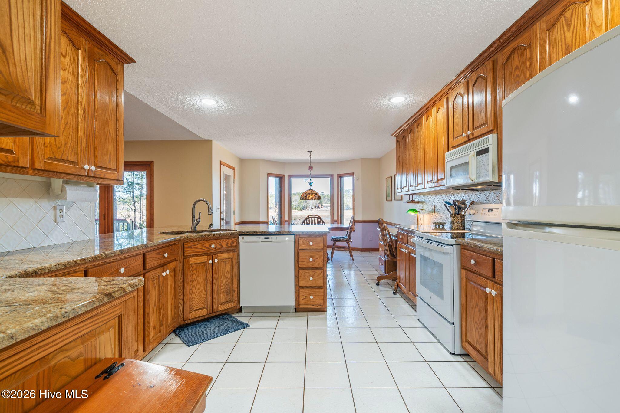 100552539 | Photo 21