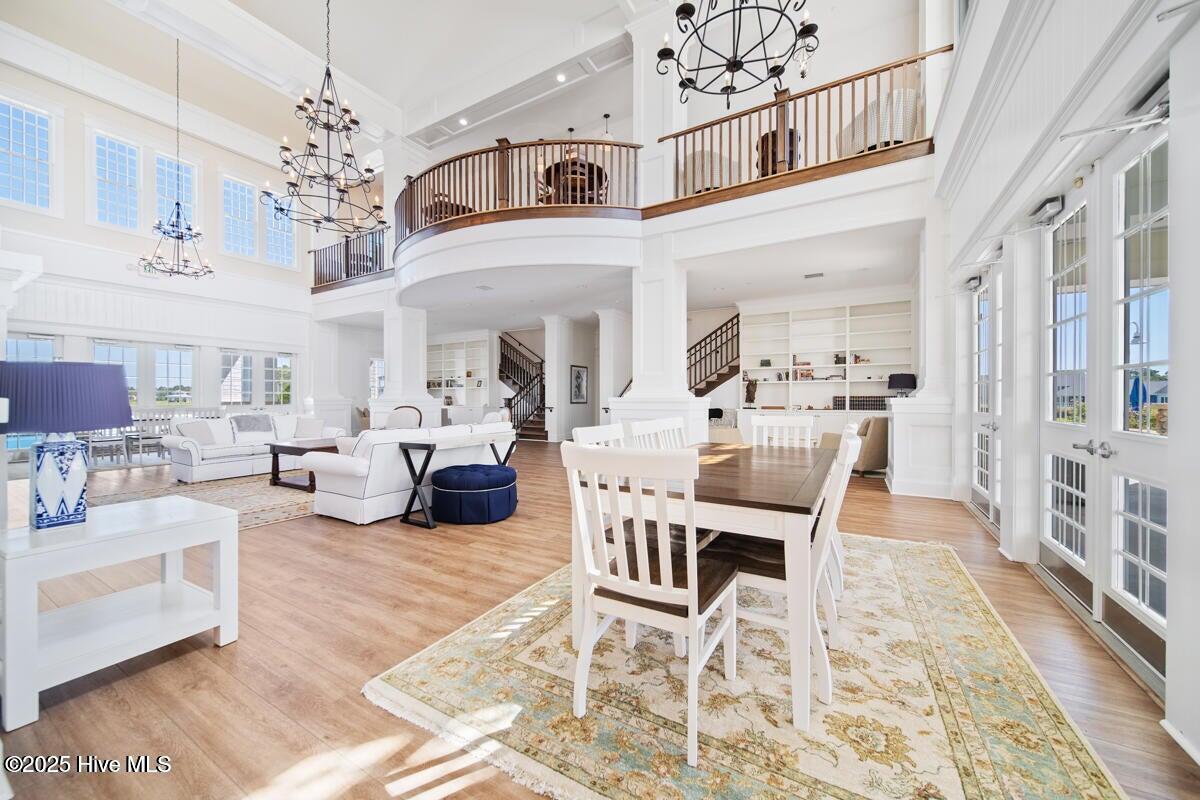 100560313 | Photo 23