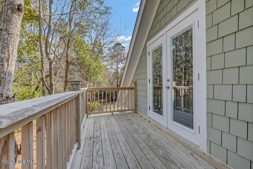 100563966 | Photo 47