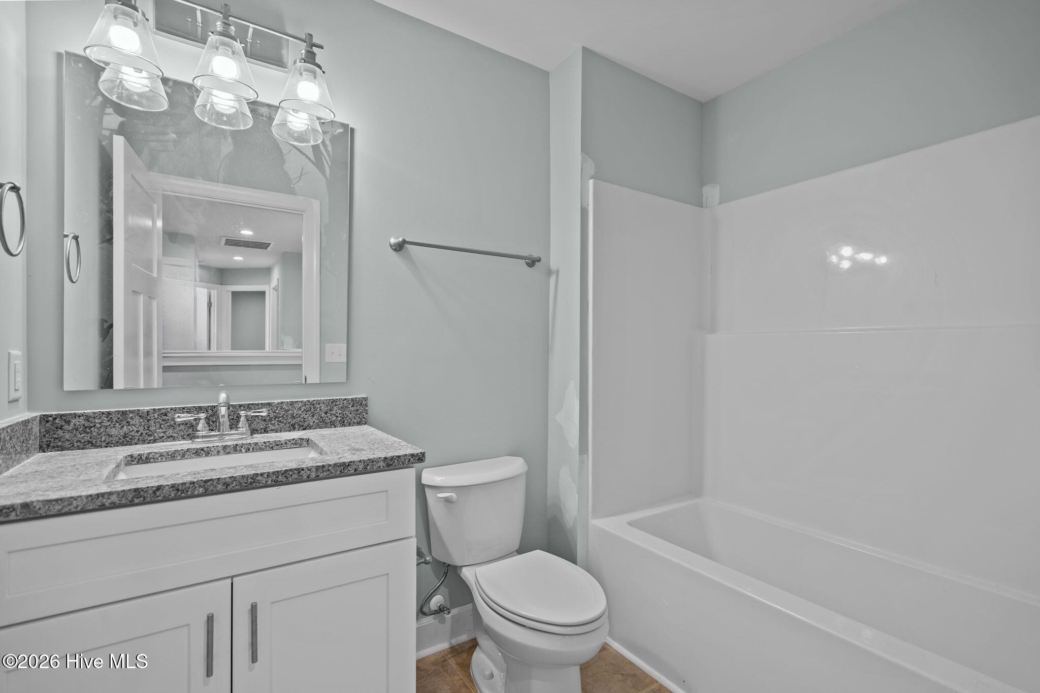 100551885 | Photo 24