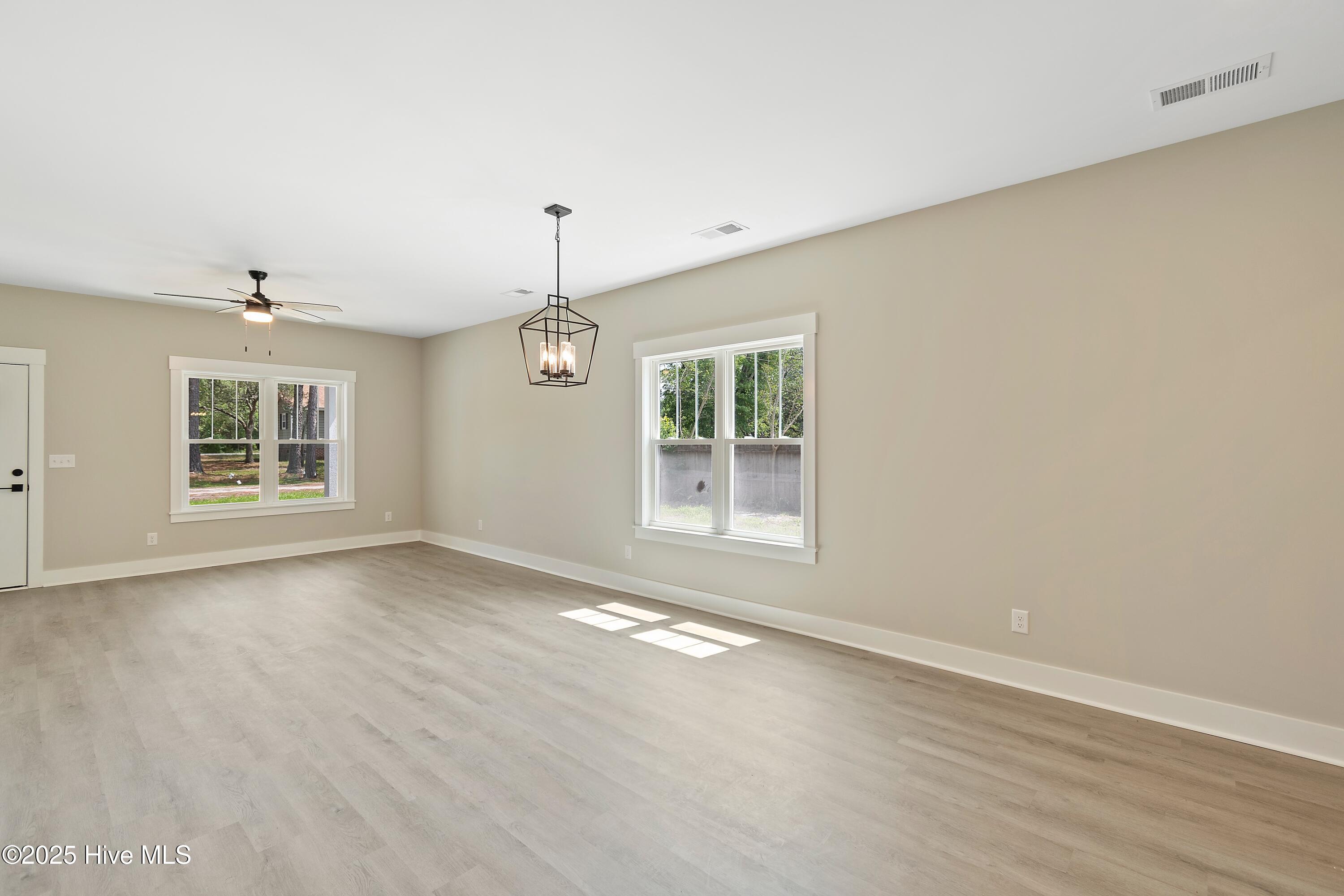 100544478 | Photo 23