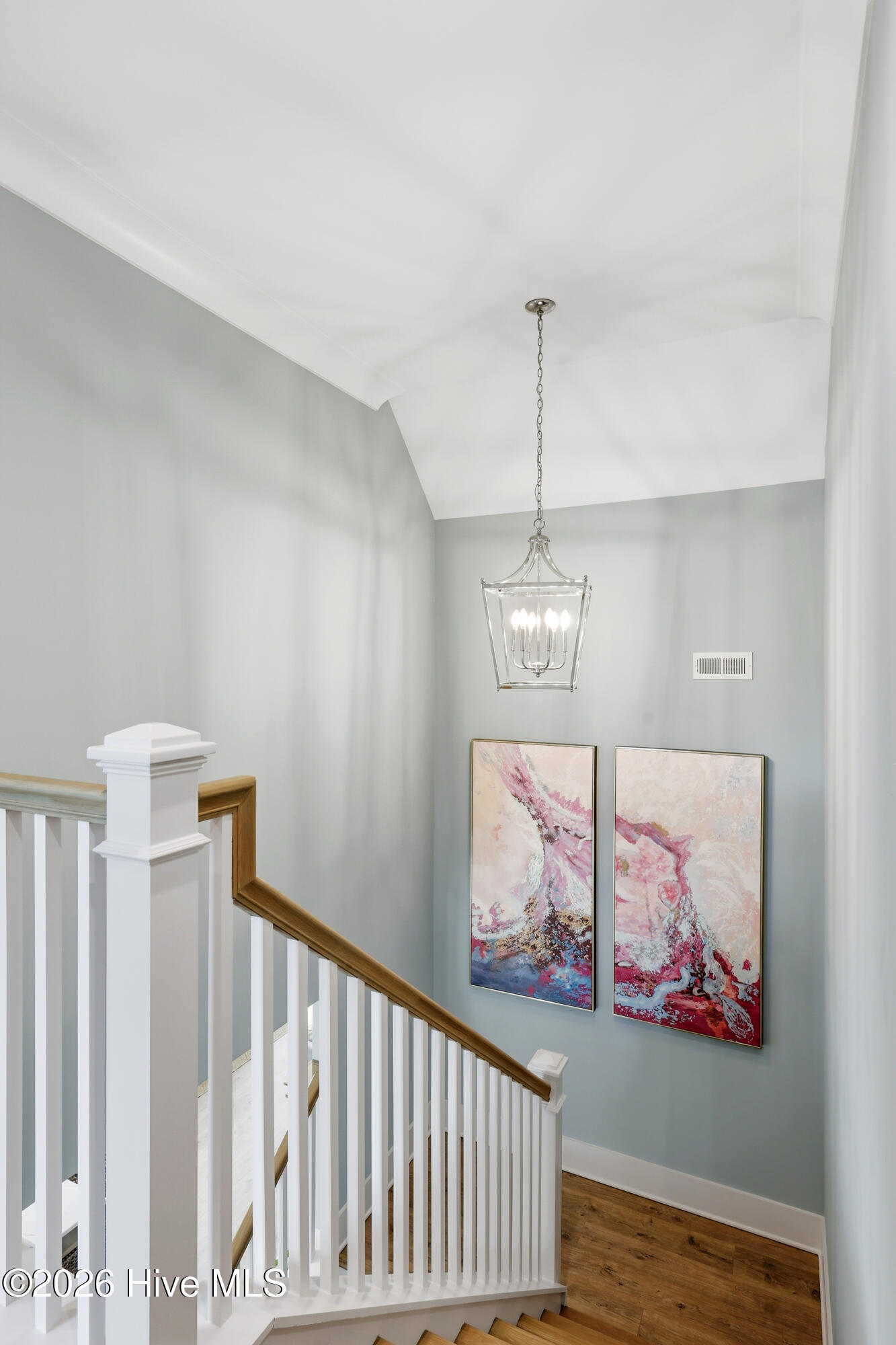 100558657 | Photo 42