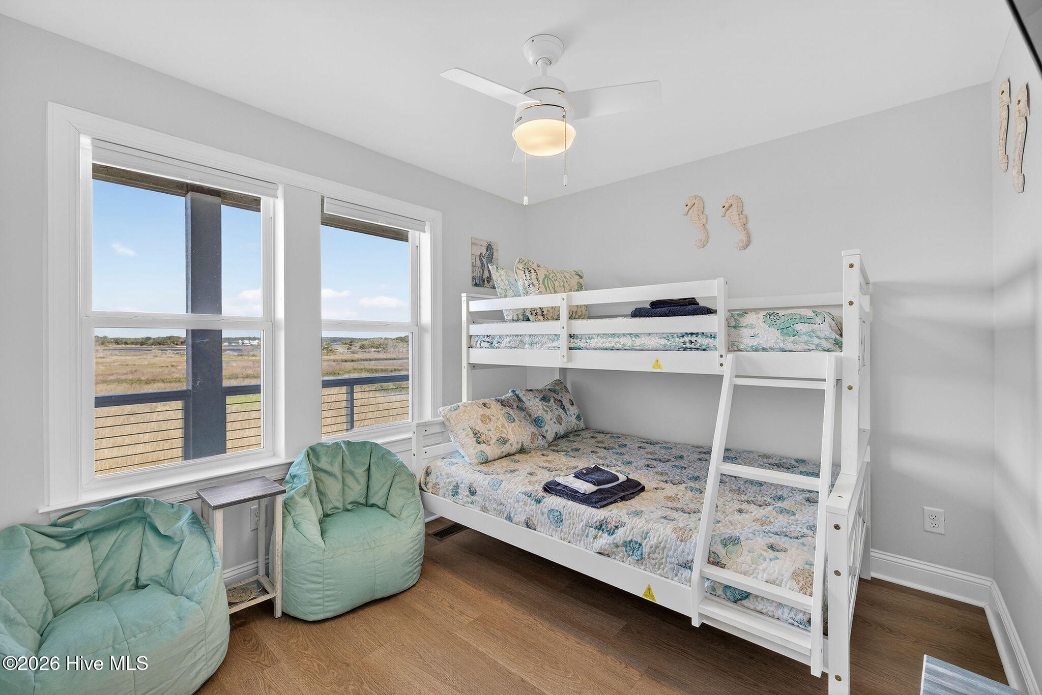 100565541 | Photo 41