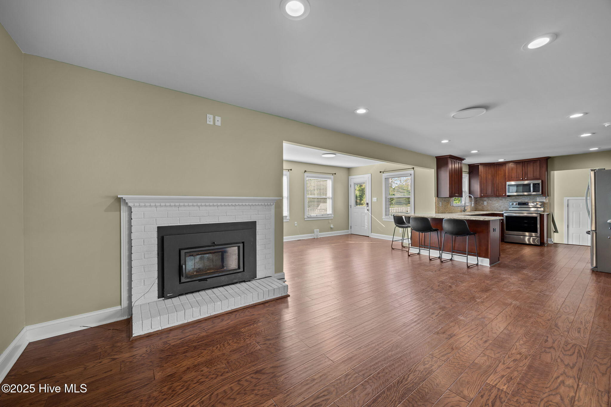 100546407 | Photo 13