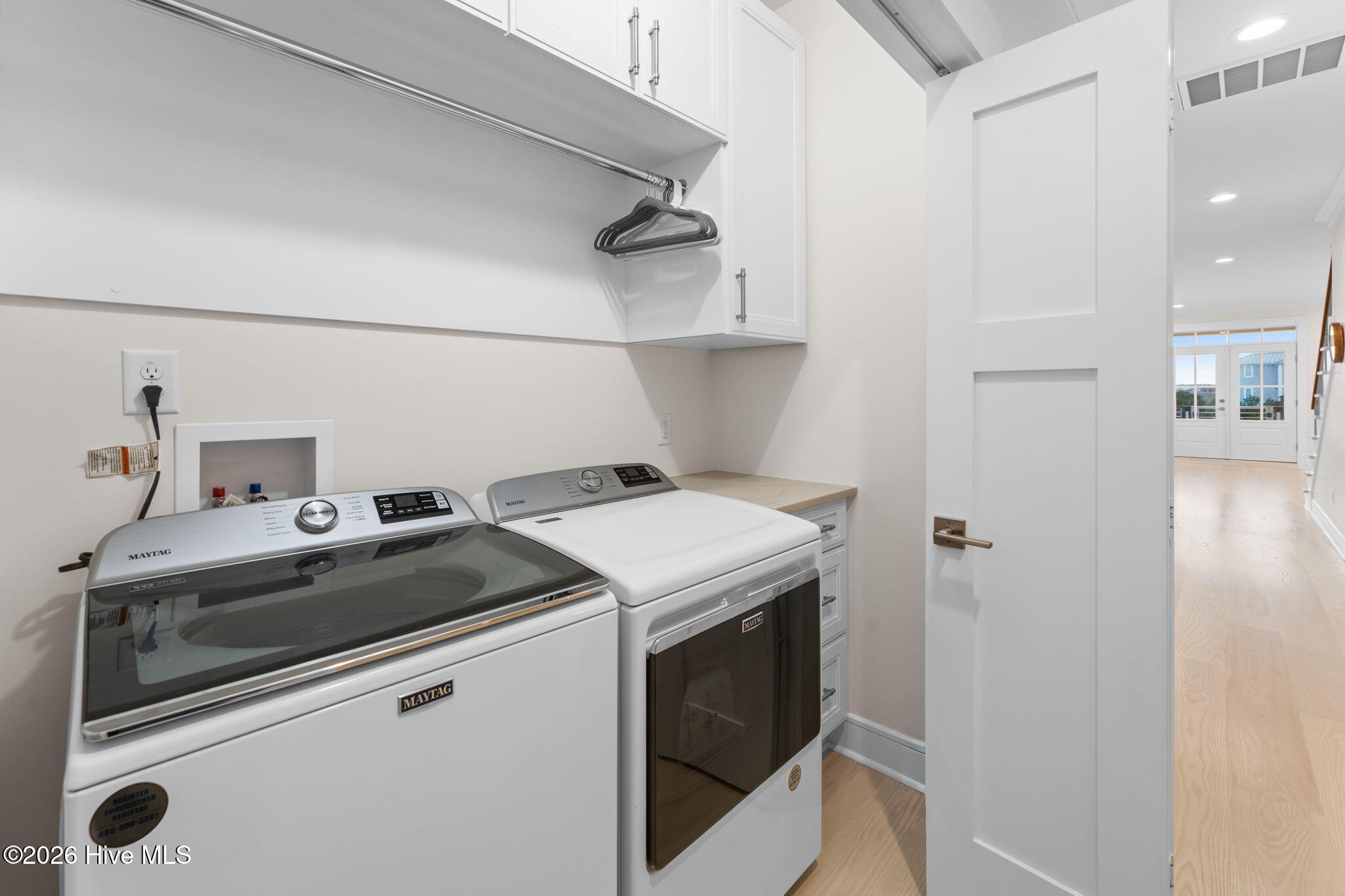 100550371 | Photo 44