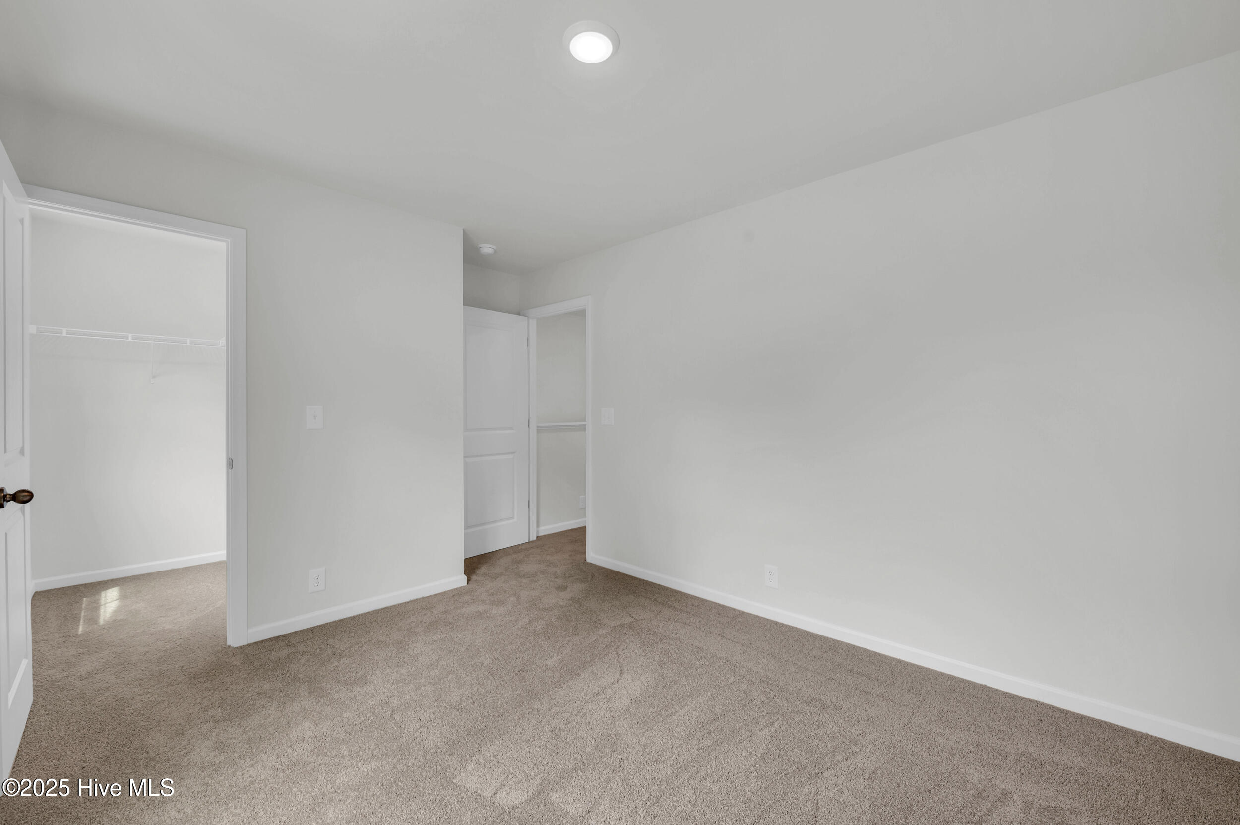 100522860 | Photo 17