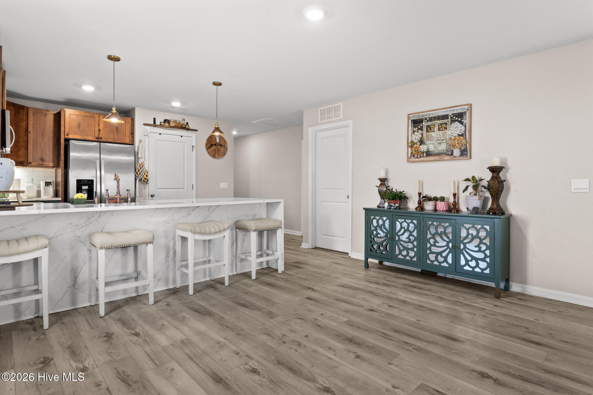 100566662 | Photo 62