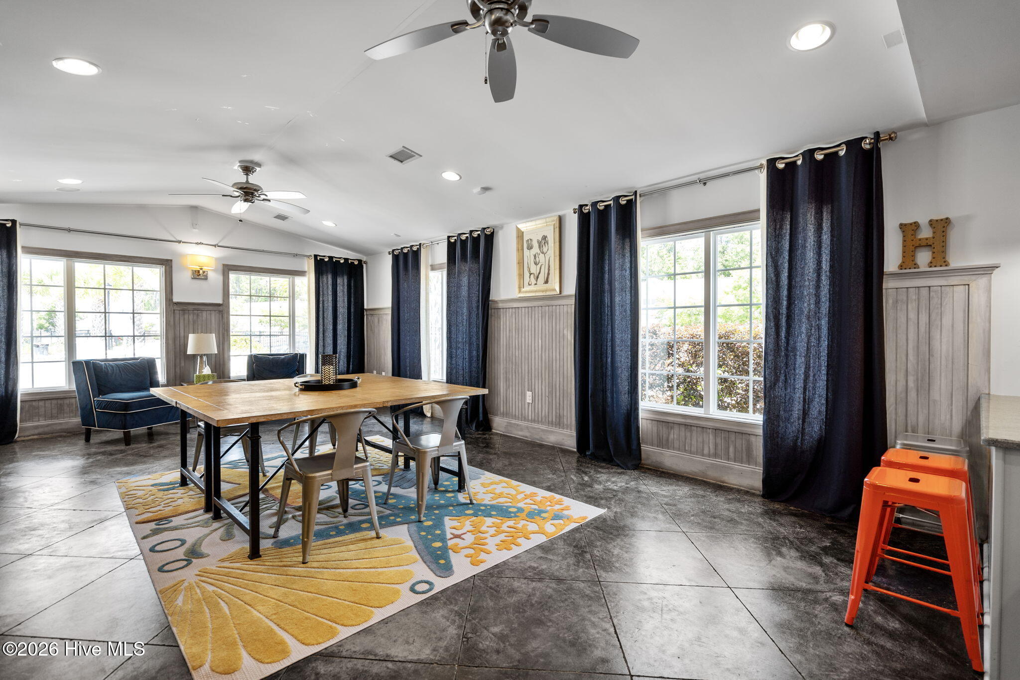 100554363 | Photo 57