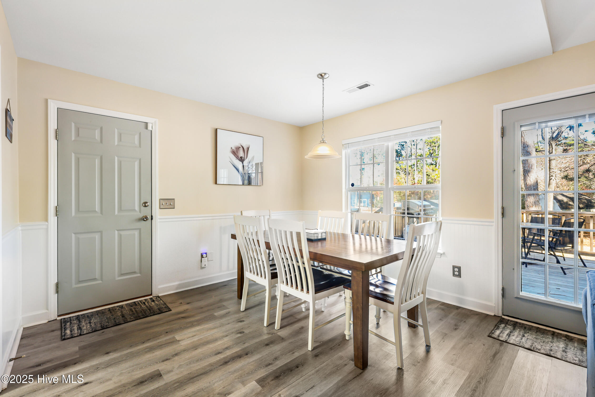 100545167 | Photo 15