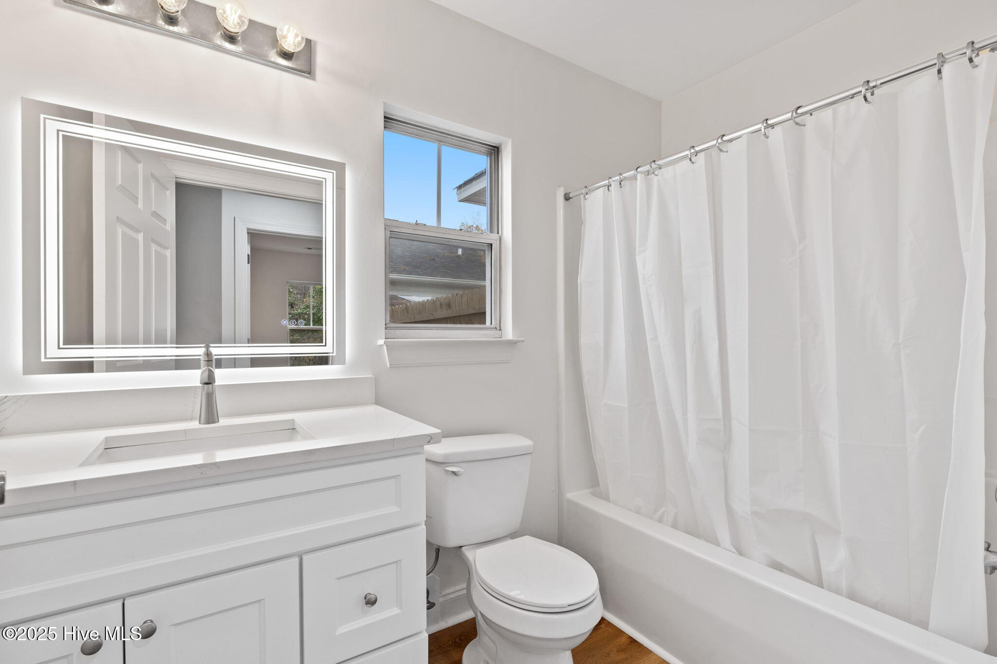 100542432 | Photo 19