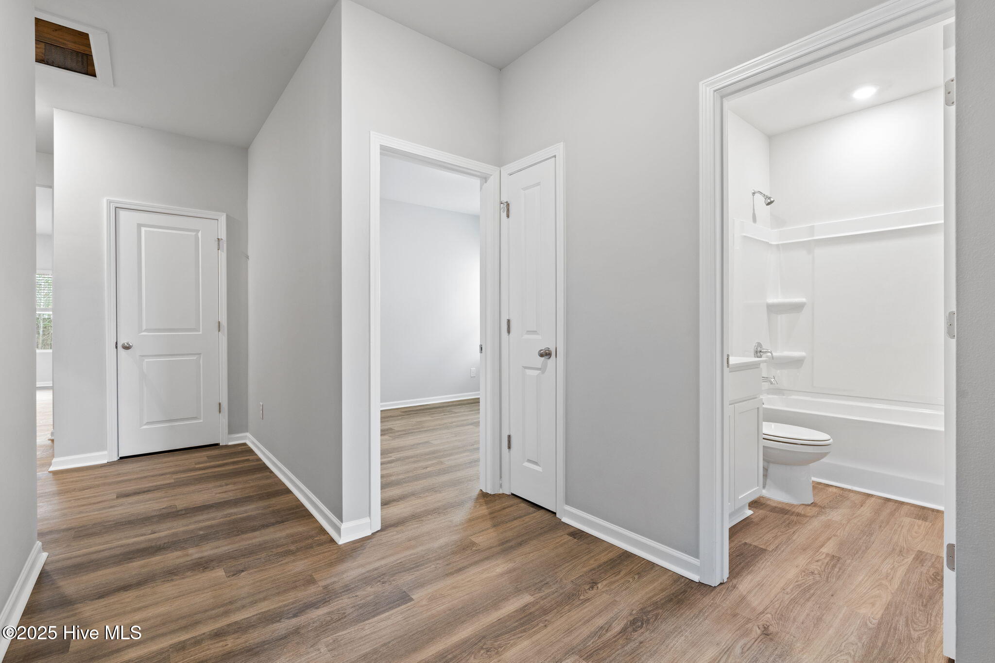 100515265 | Photo 28