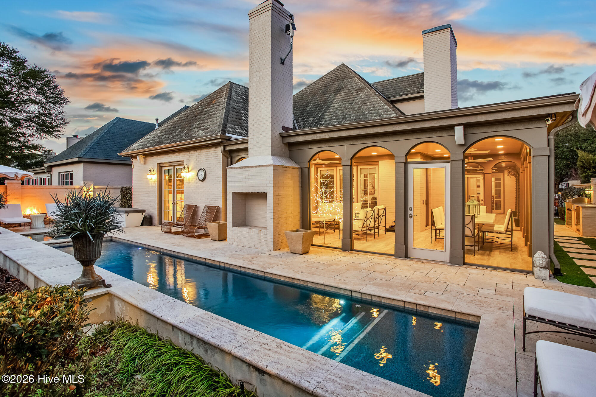 100552685 | Photo 45