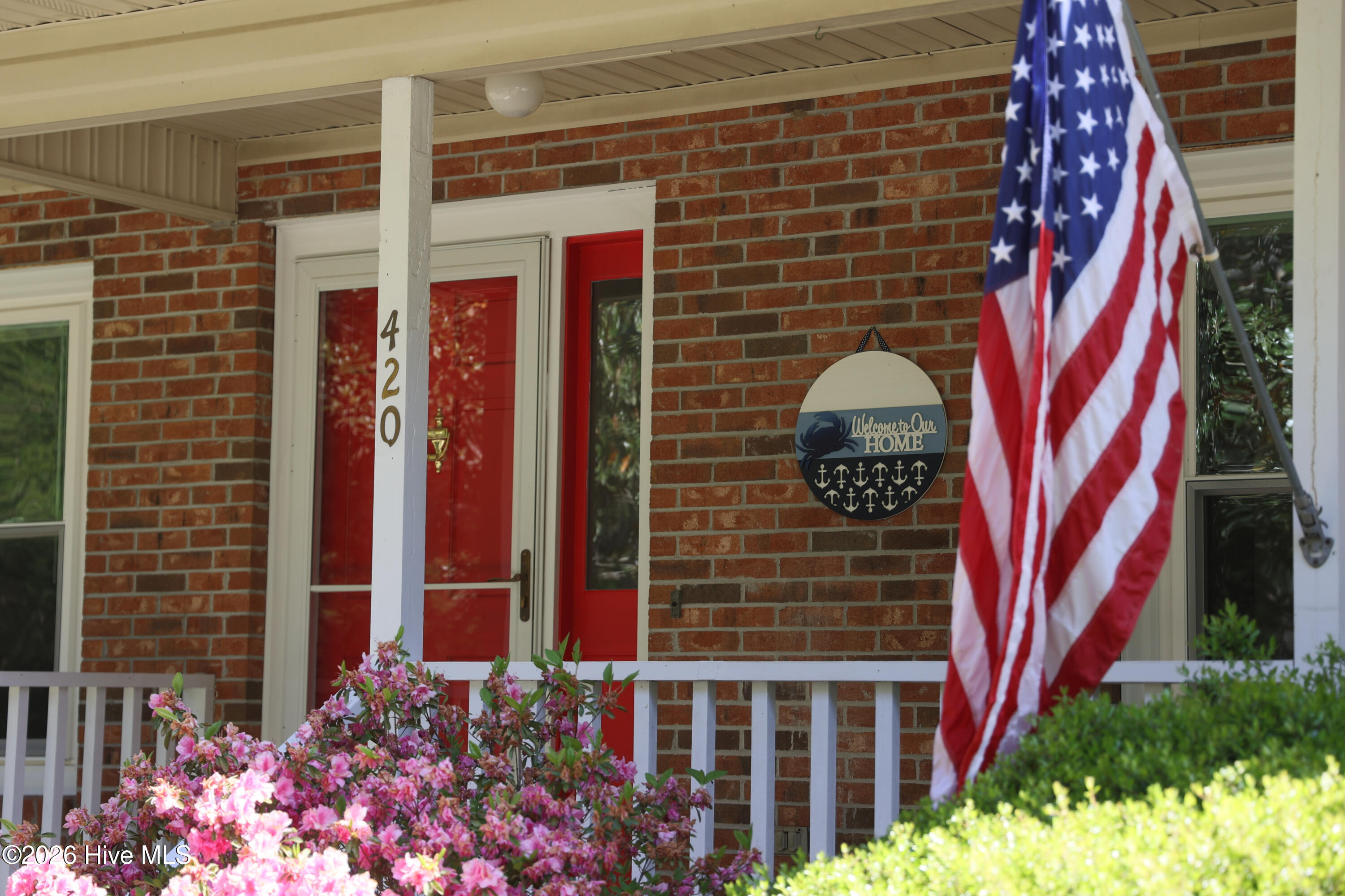 100569275 | Photo 35