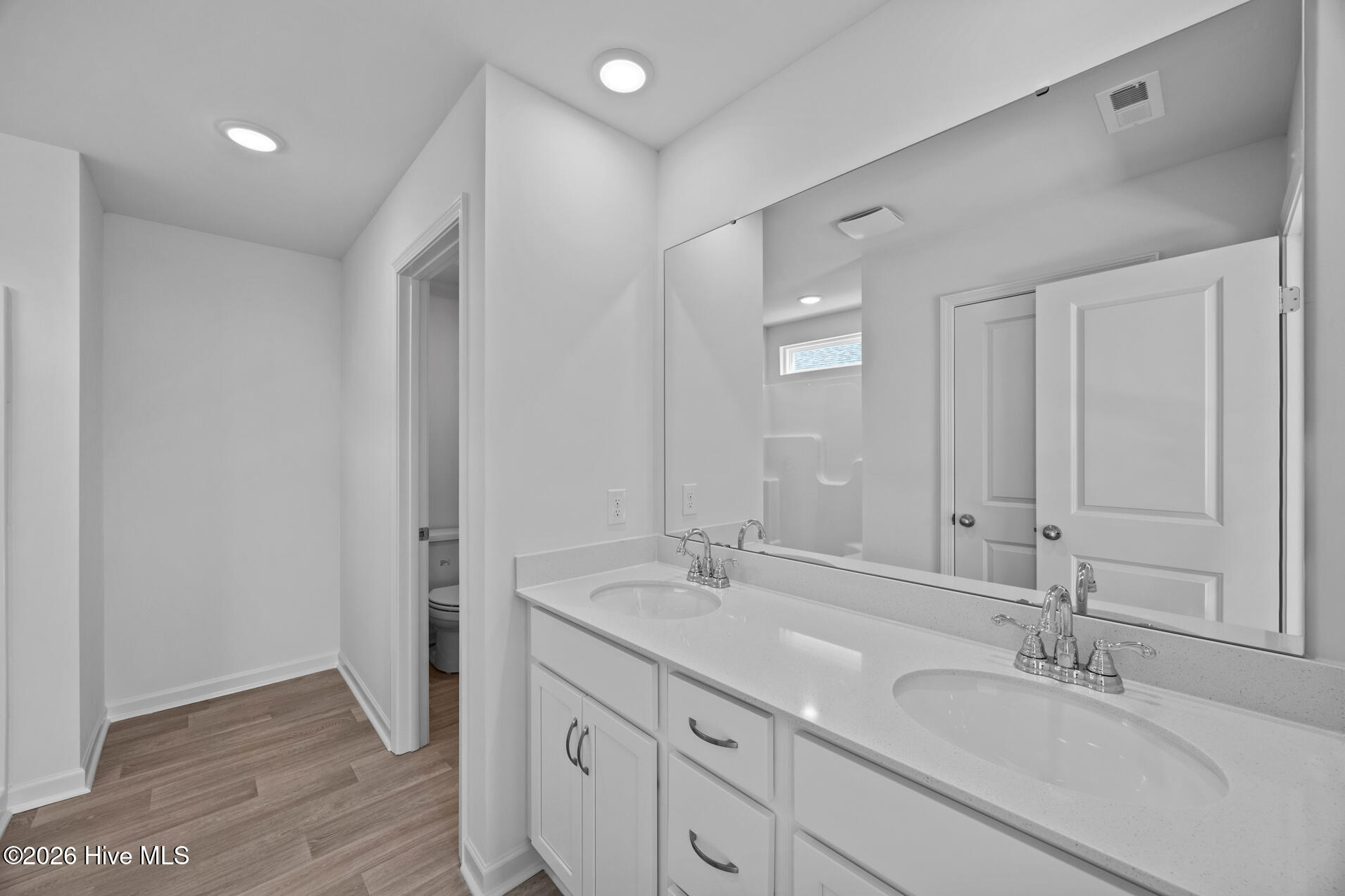 100522914 | Photo 15