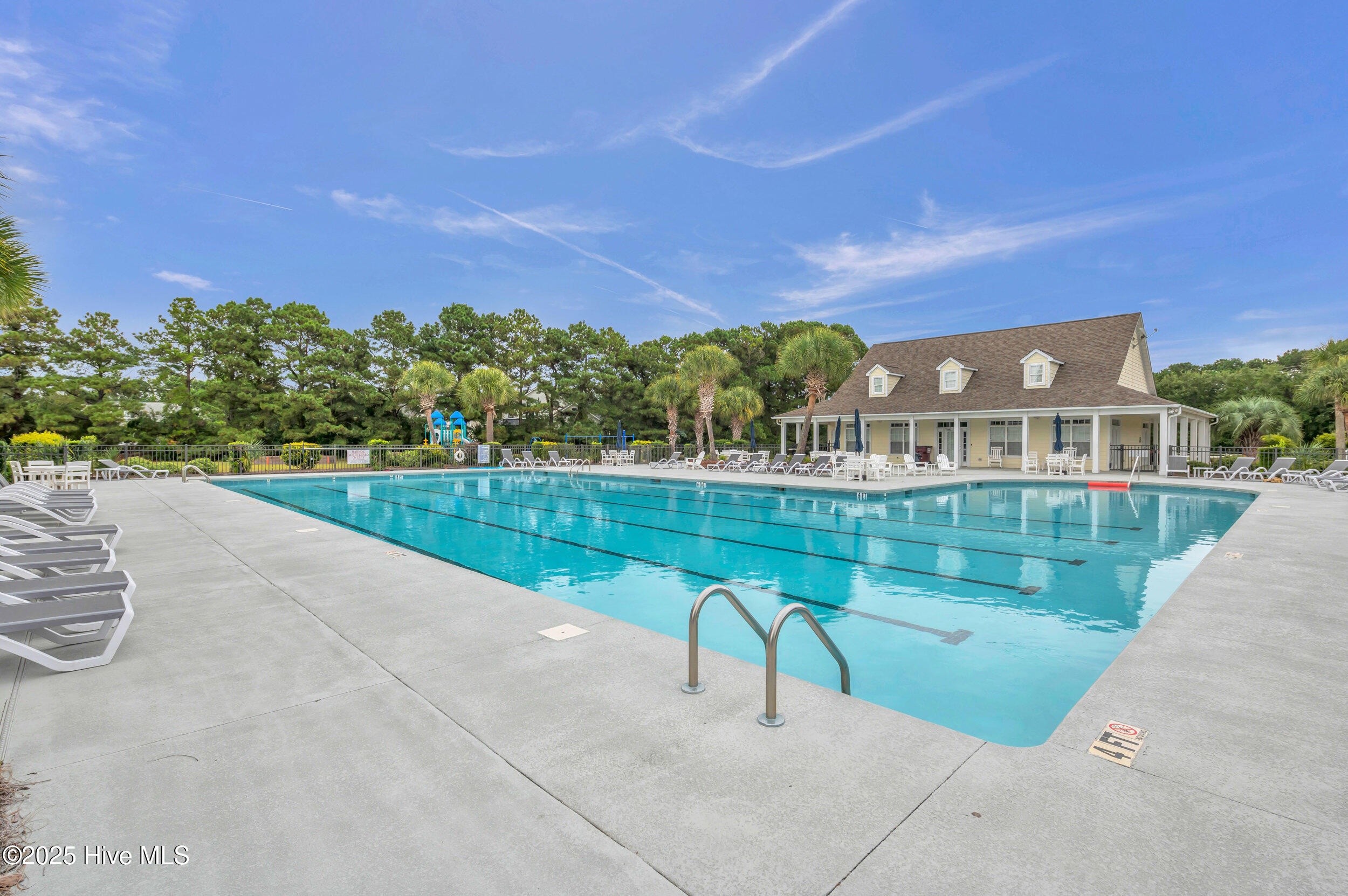 100529848 | Photo 84