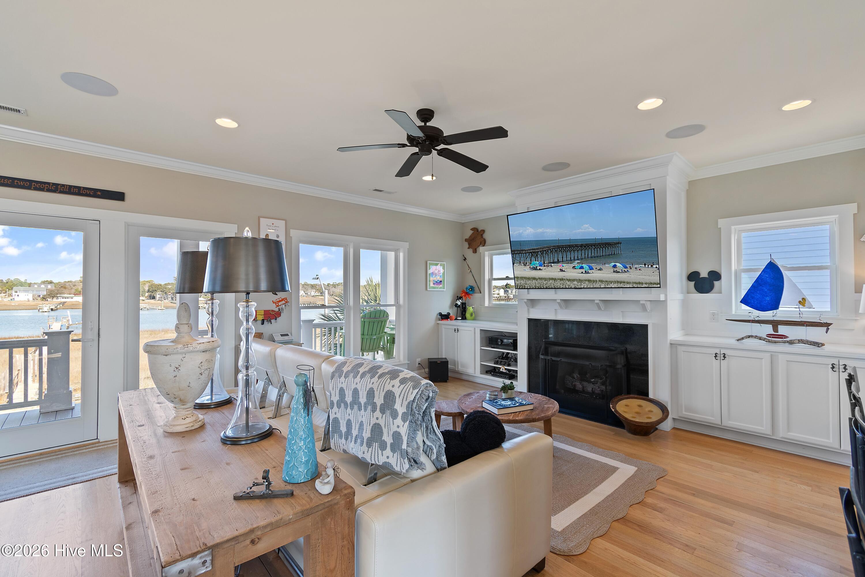 100547870 | Photo 18