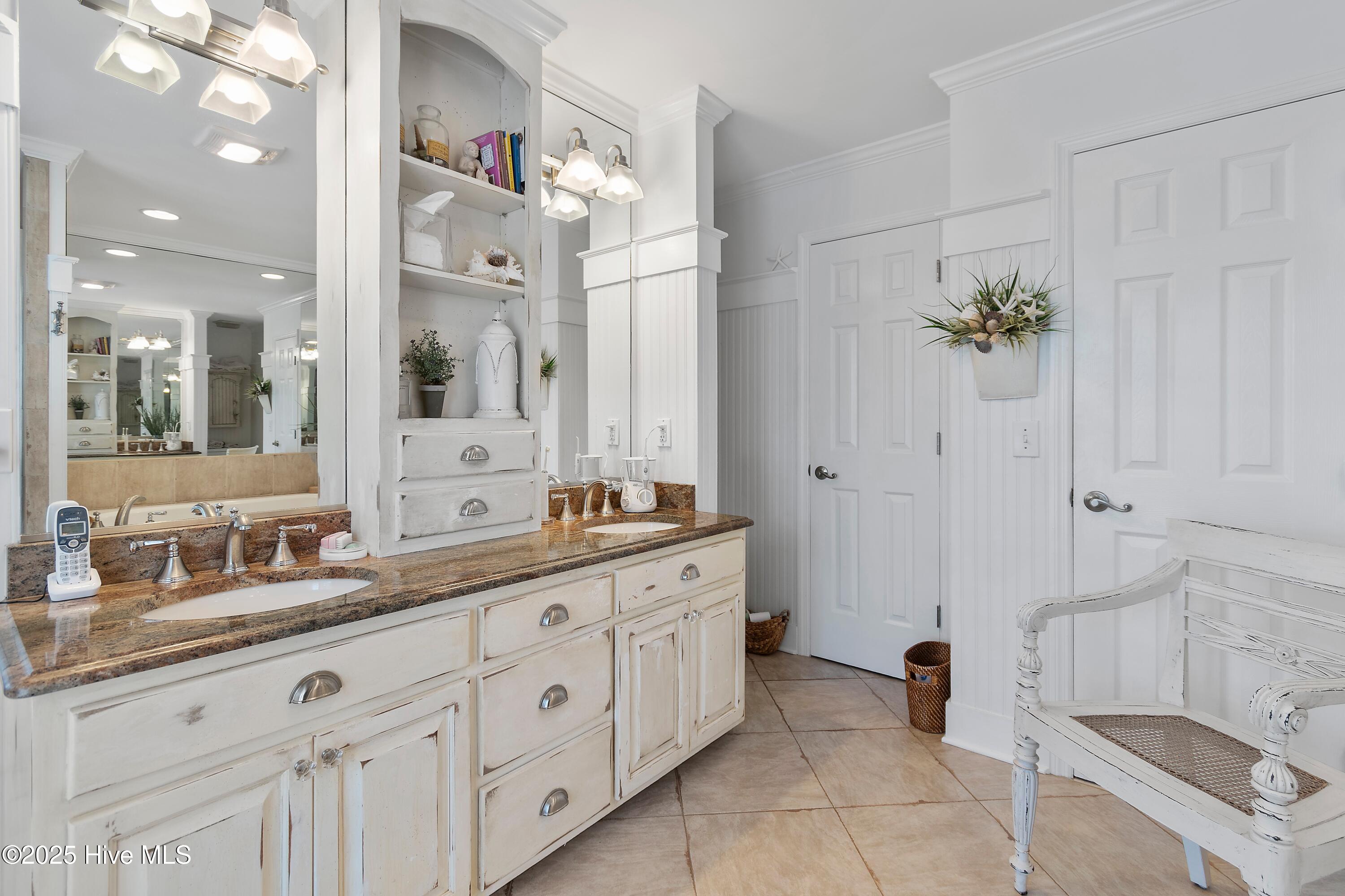 100527373 | Photo 31