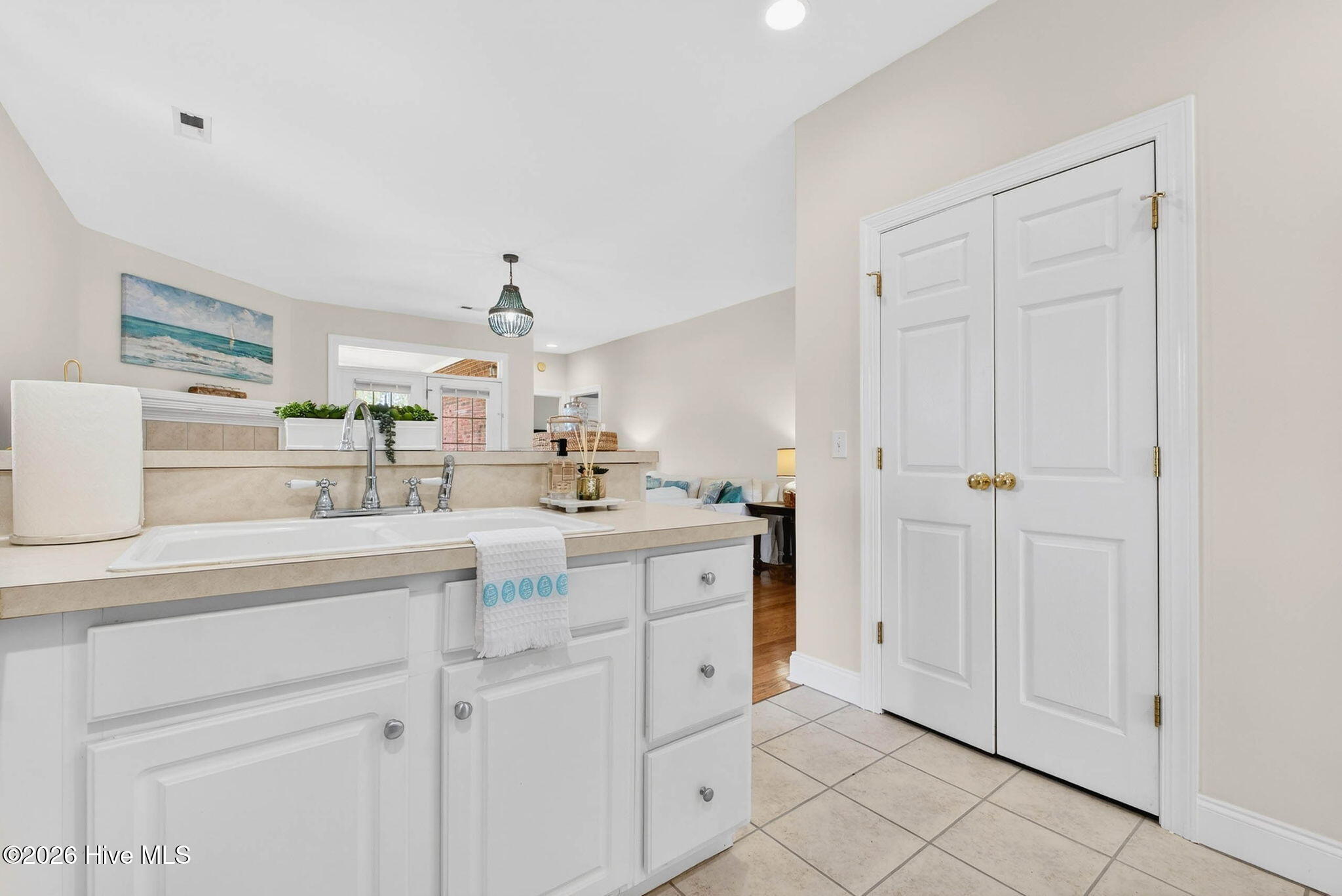 100566097 | Photo 14