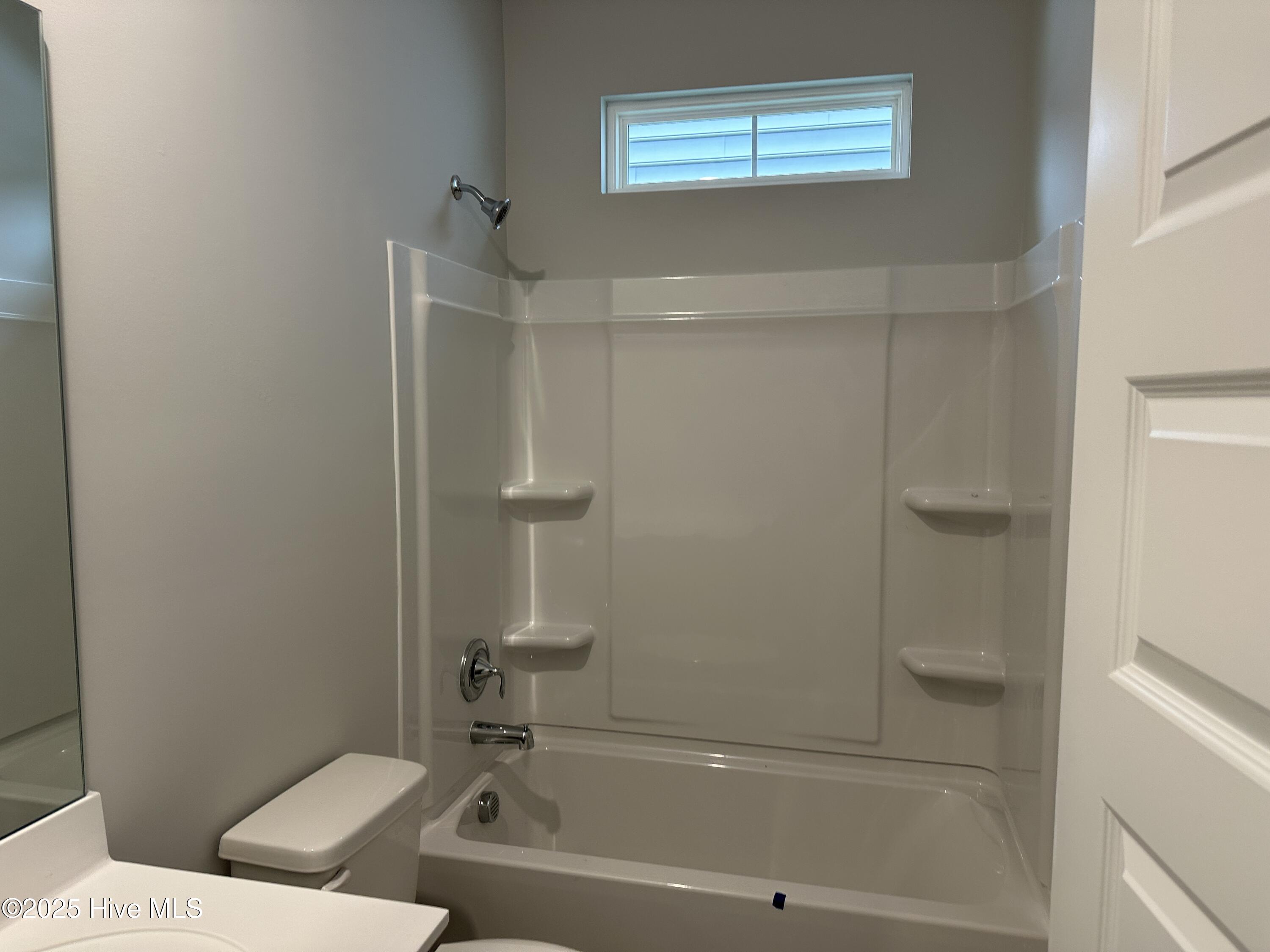 100566924 | Photo 11