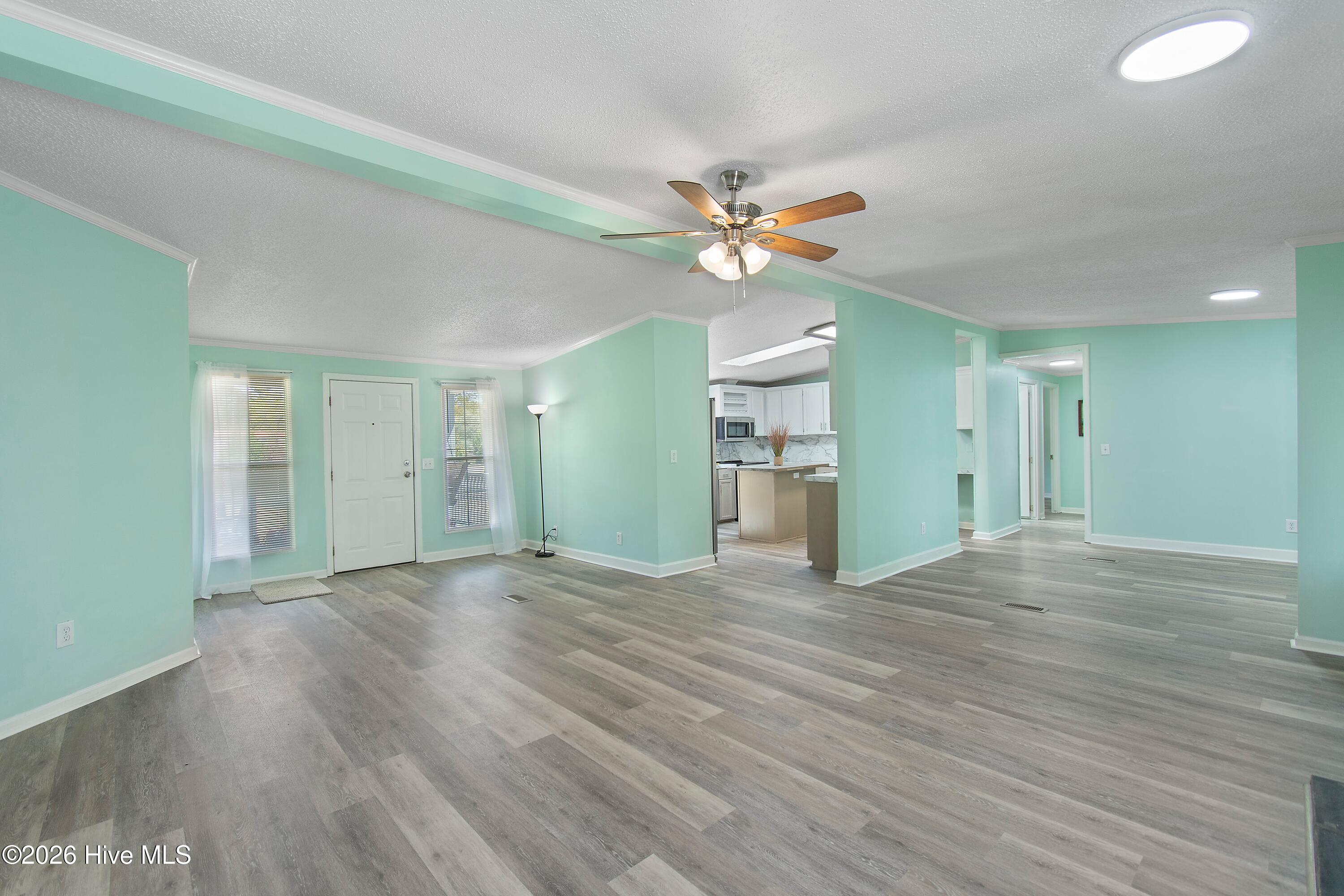 100566223 | Photo 31