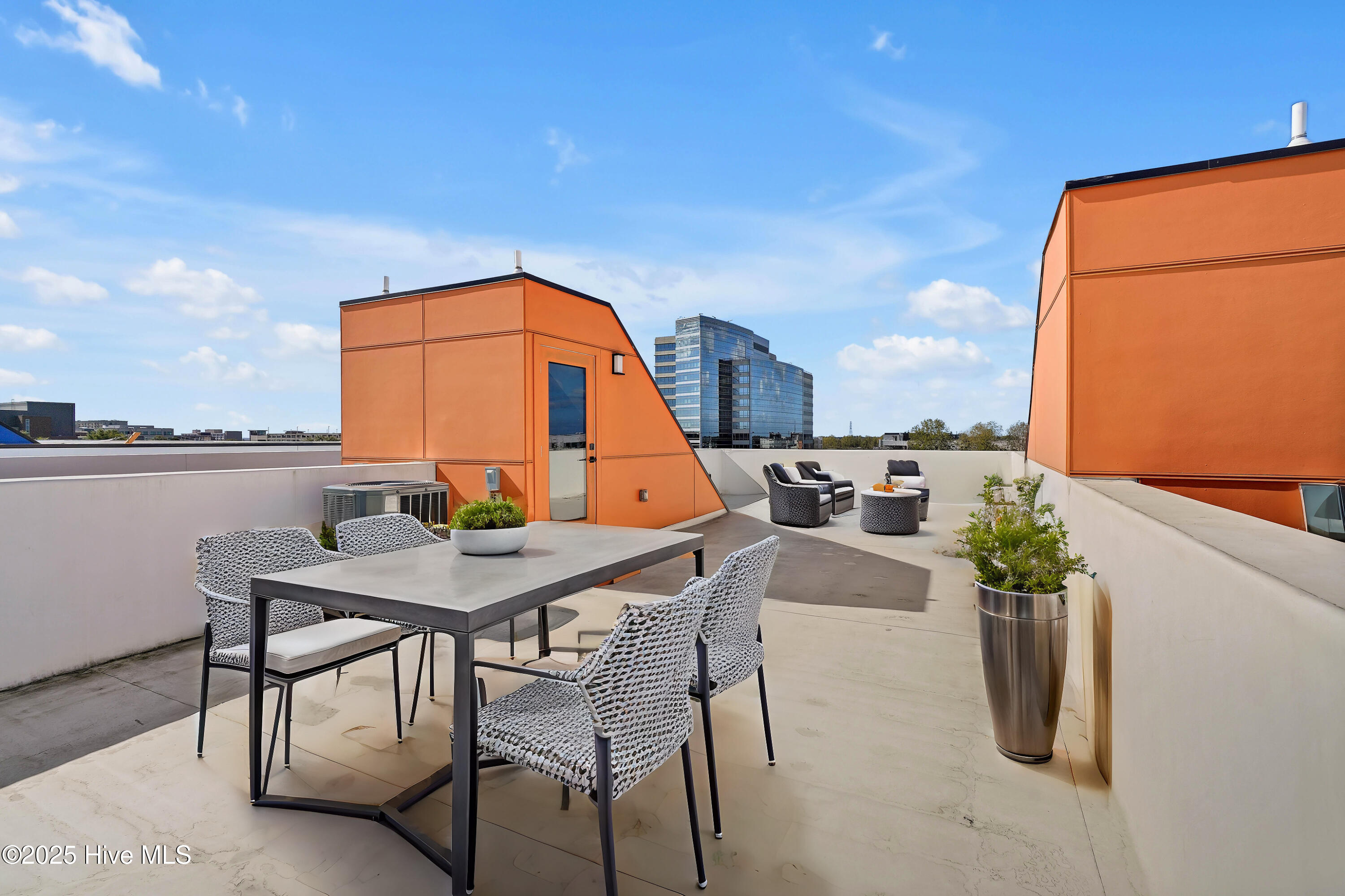 100546123 | Photo 18