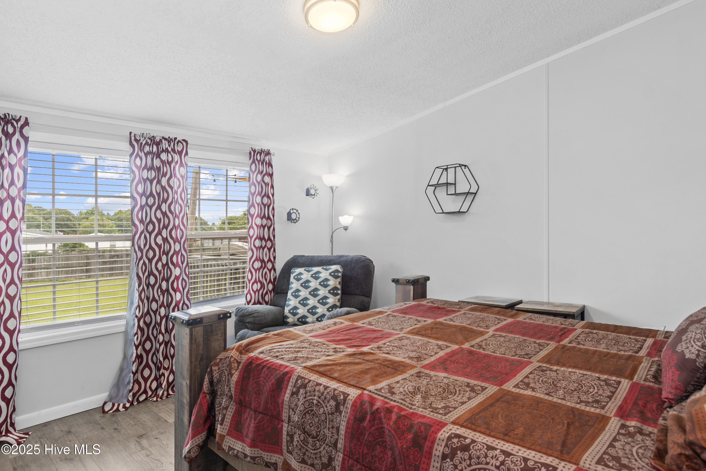 100517540 | Photo 26