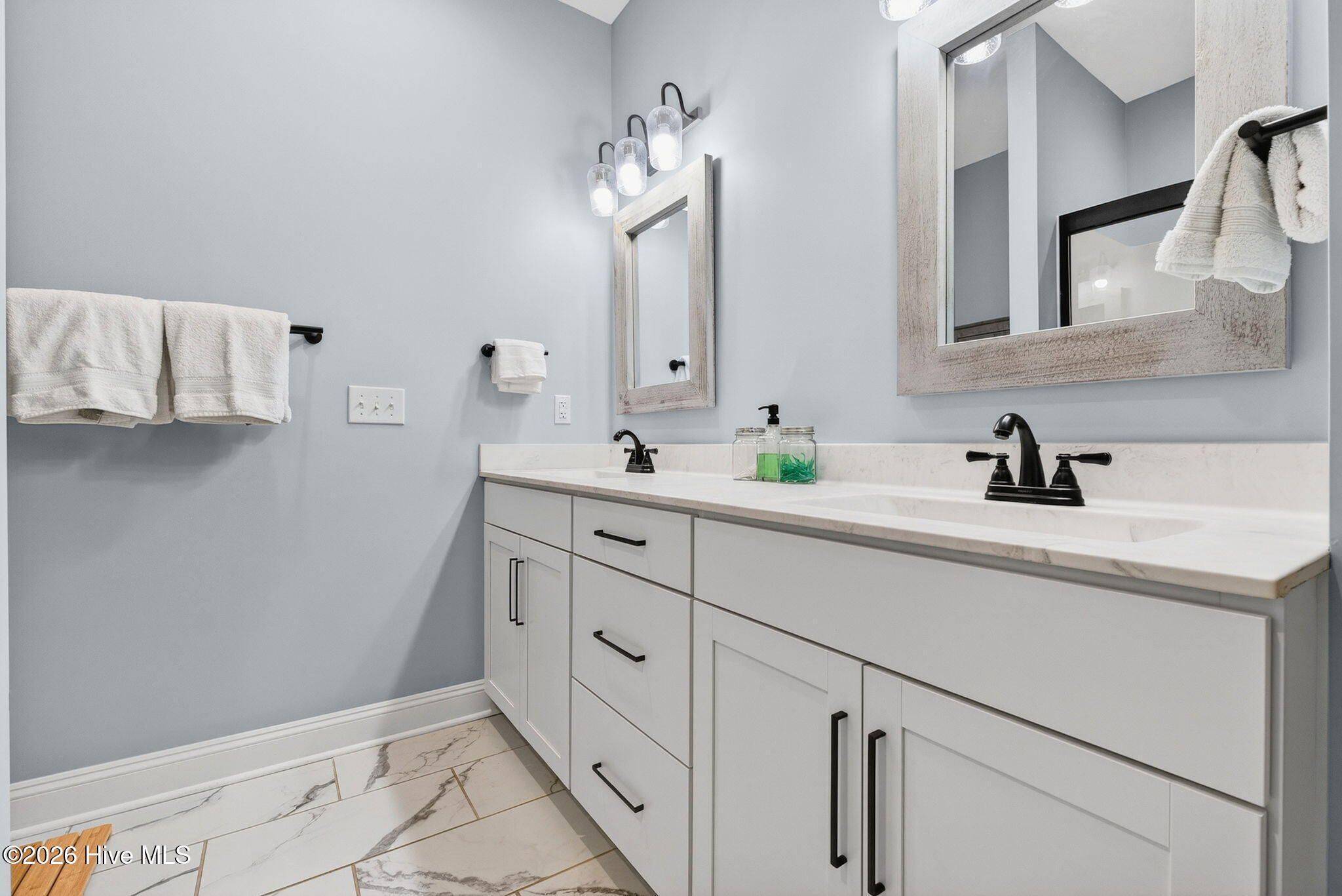 100557627 | Photo 17