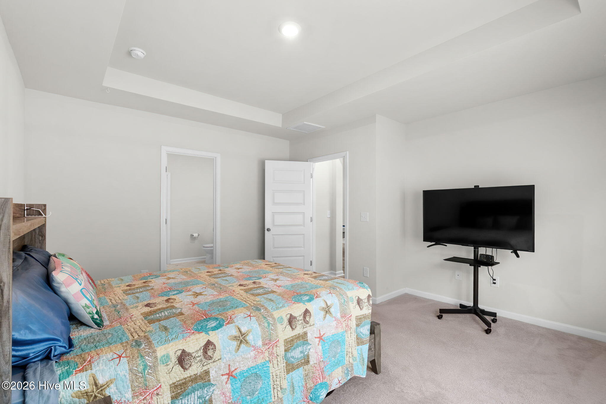 100557822 | Photo 26