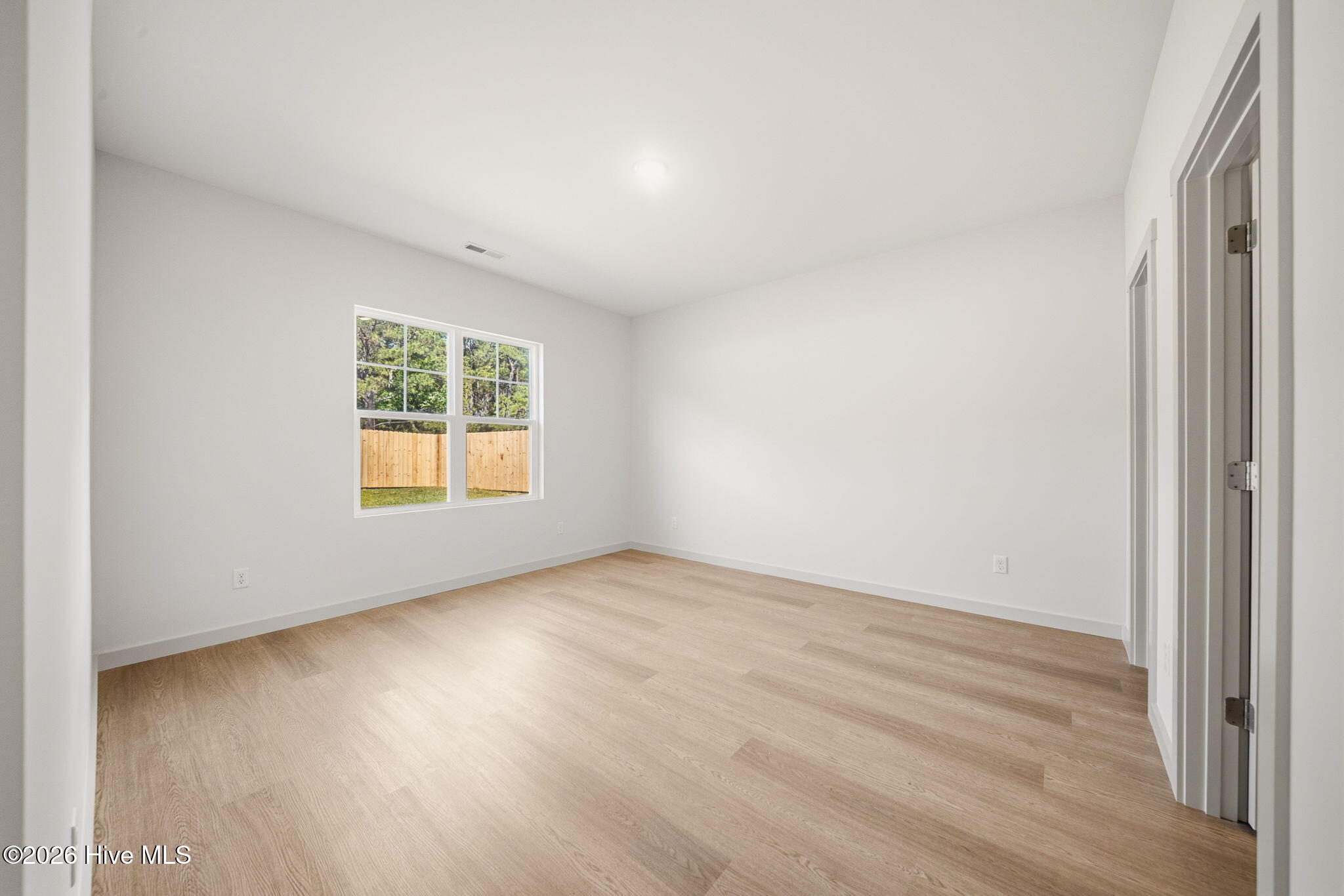 100562147 | Photo 20