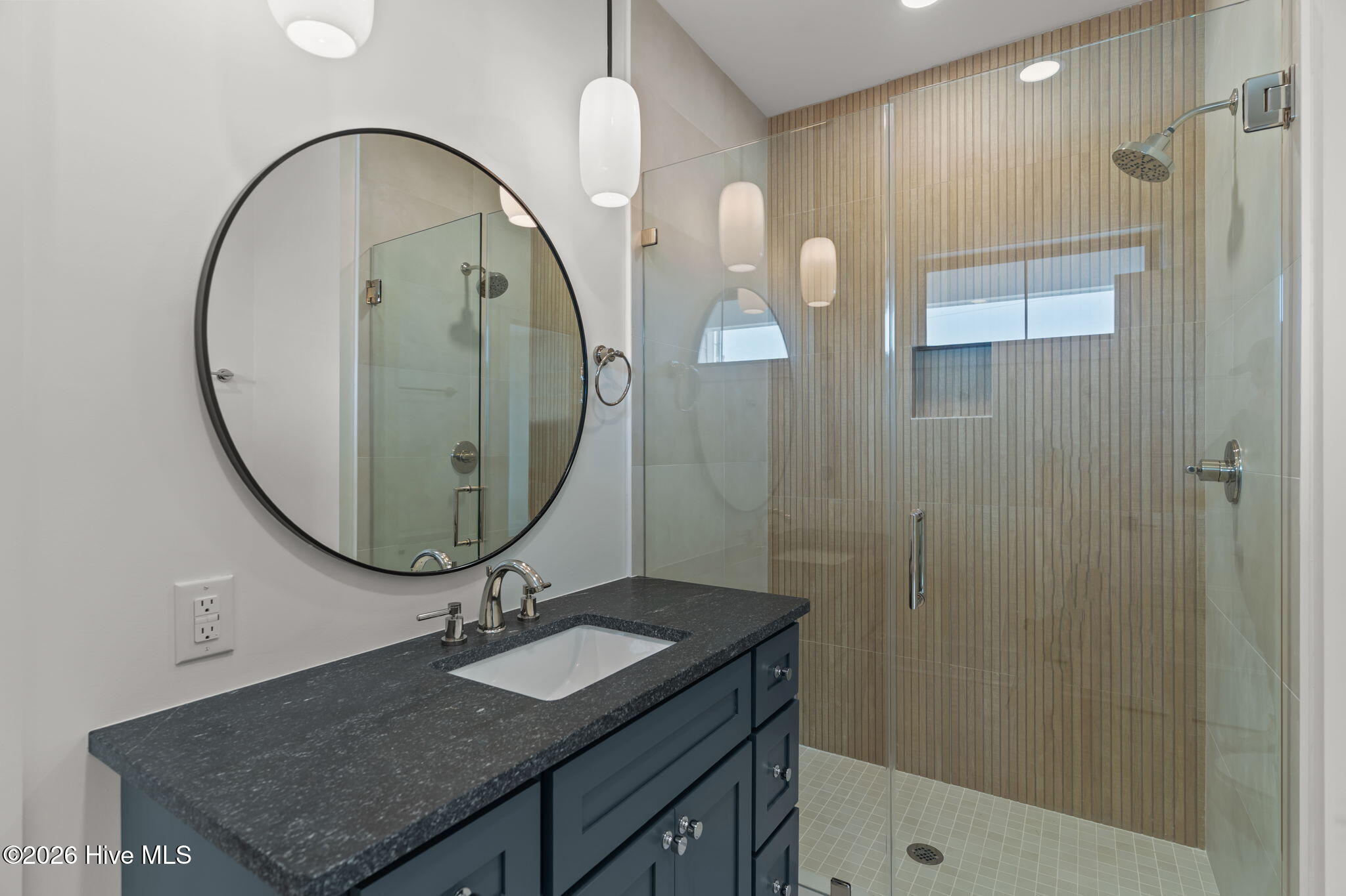 100553287 | Photo 55