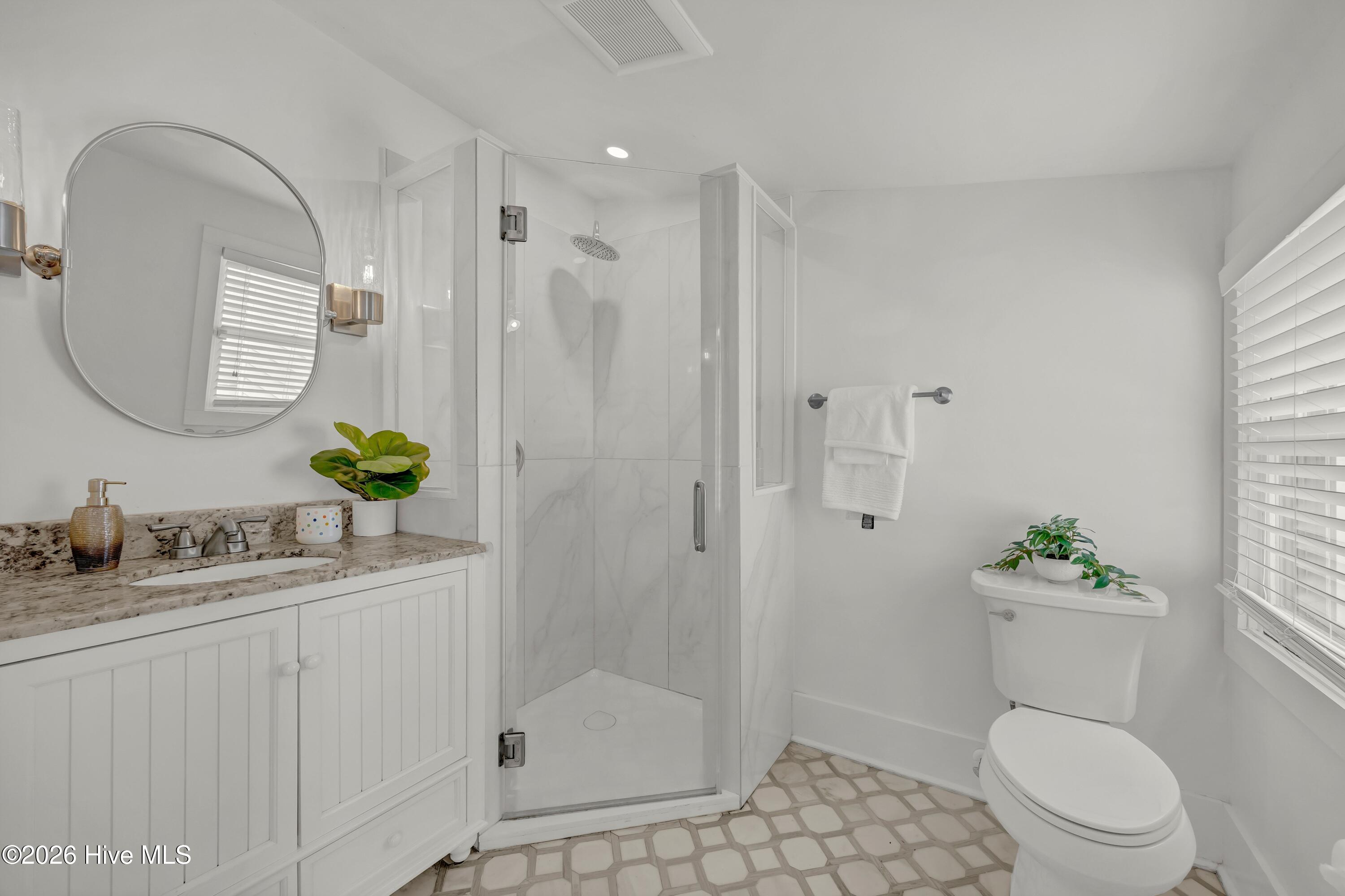 100556778 | Photo 15