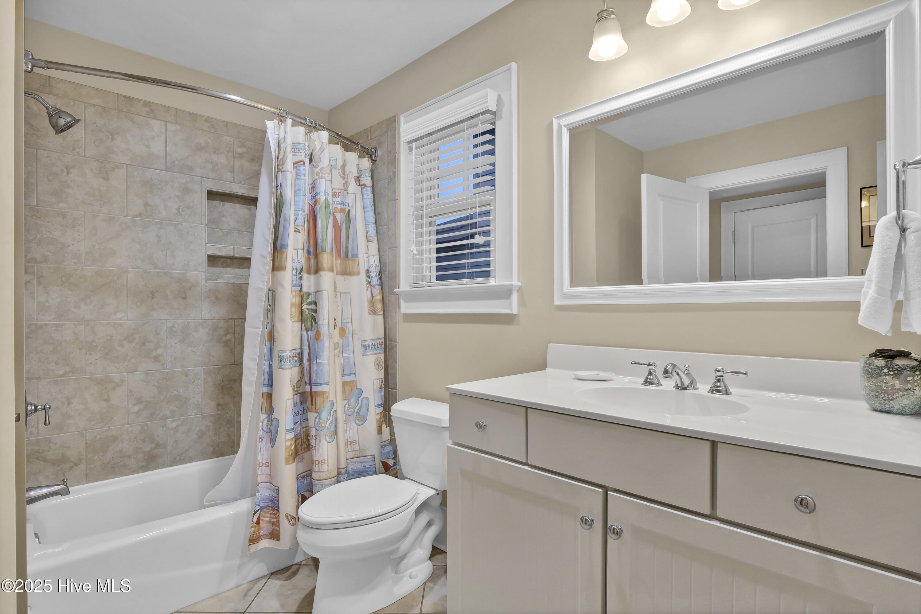 100525301 | Photo 20