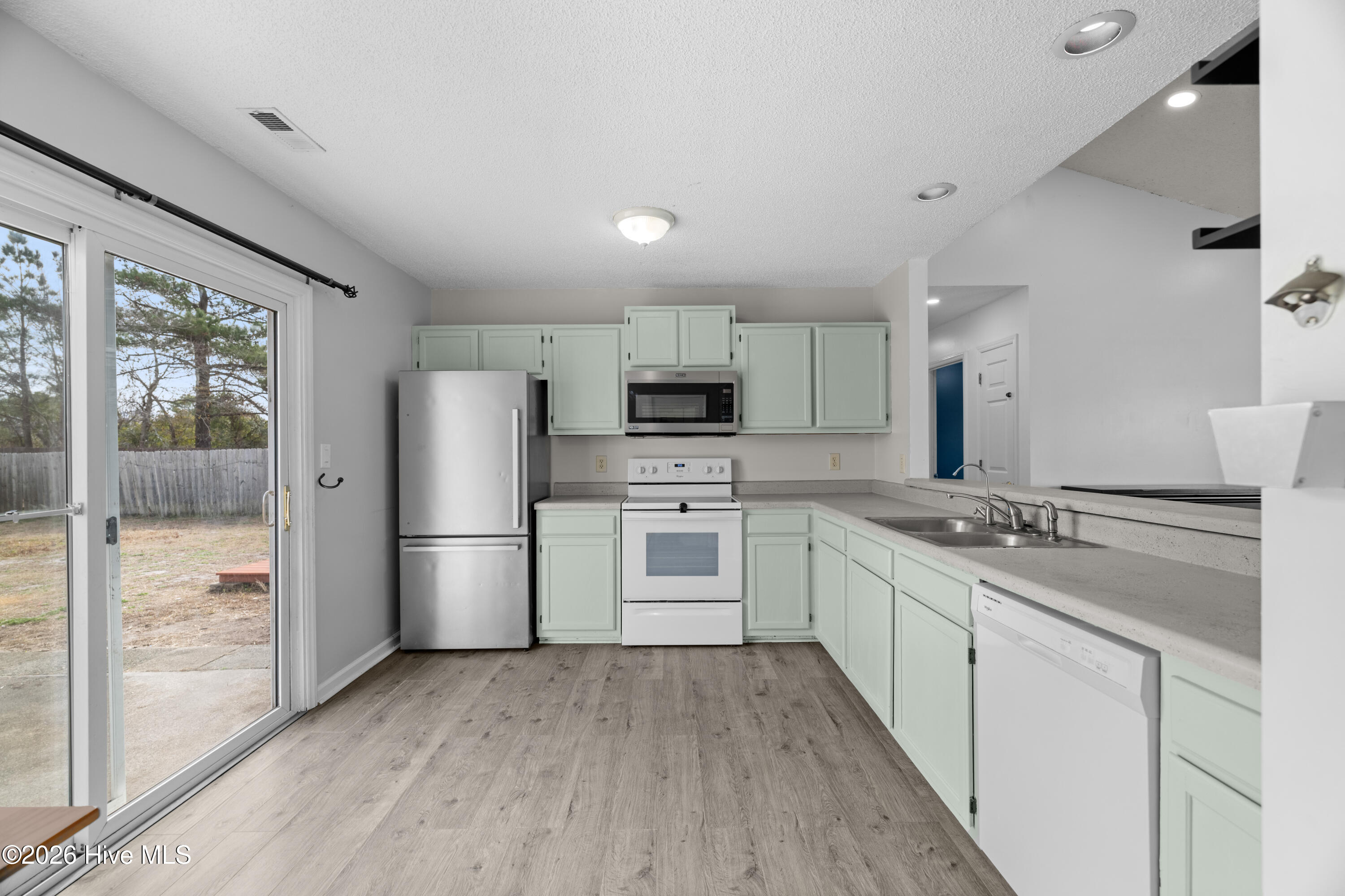 100556081 | Photo 12