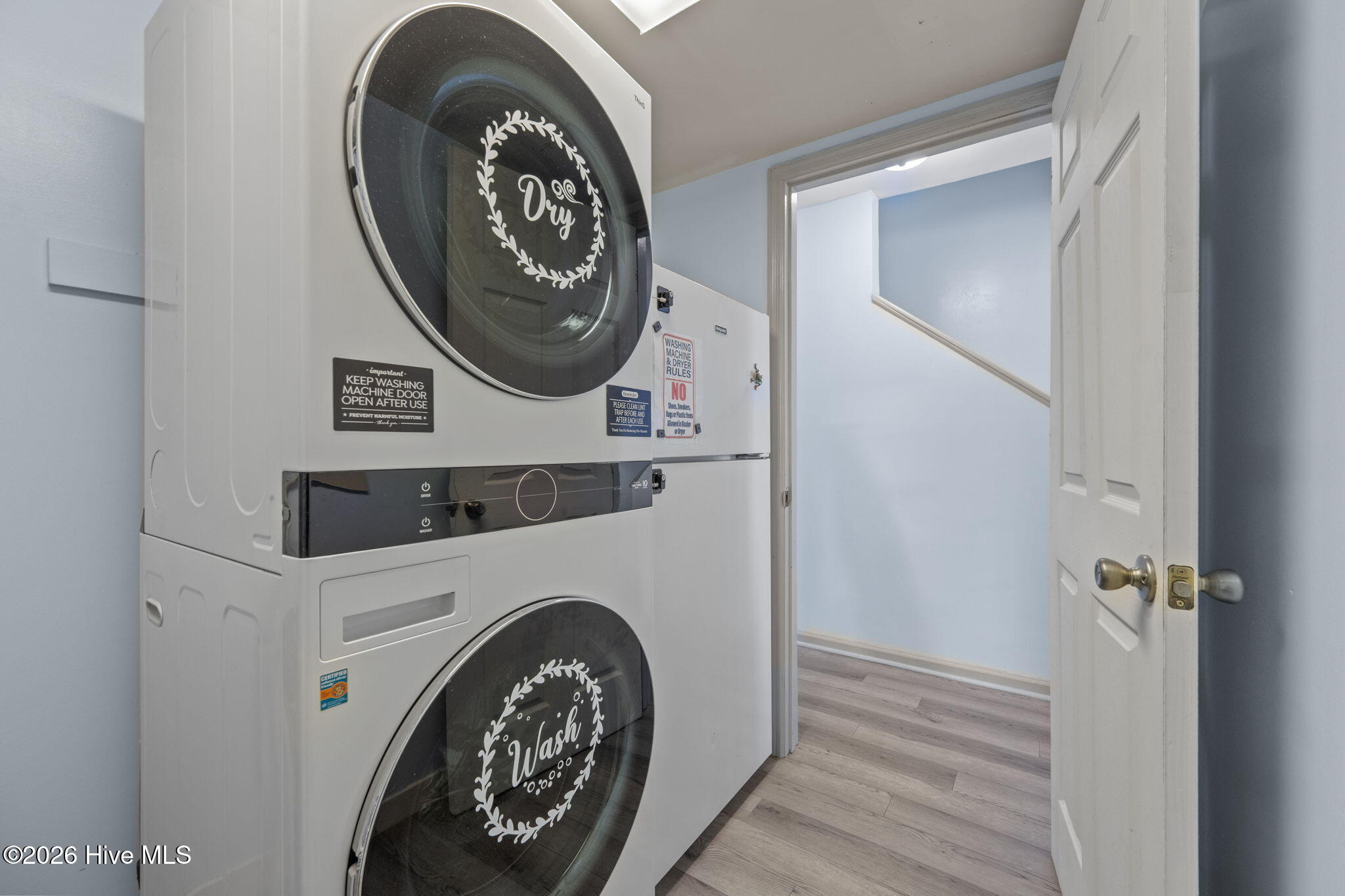 100560162 | Photo 33