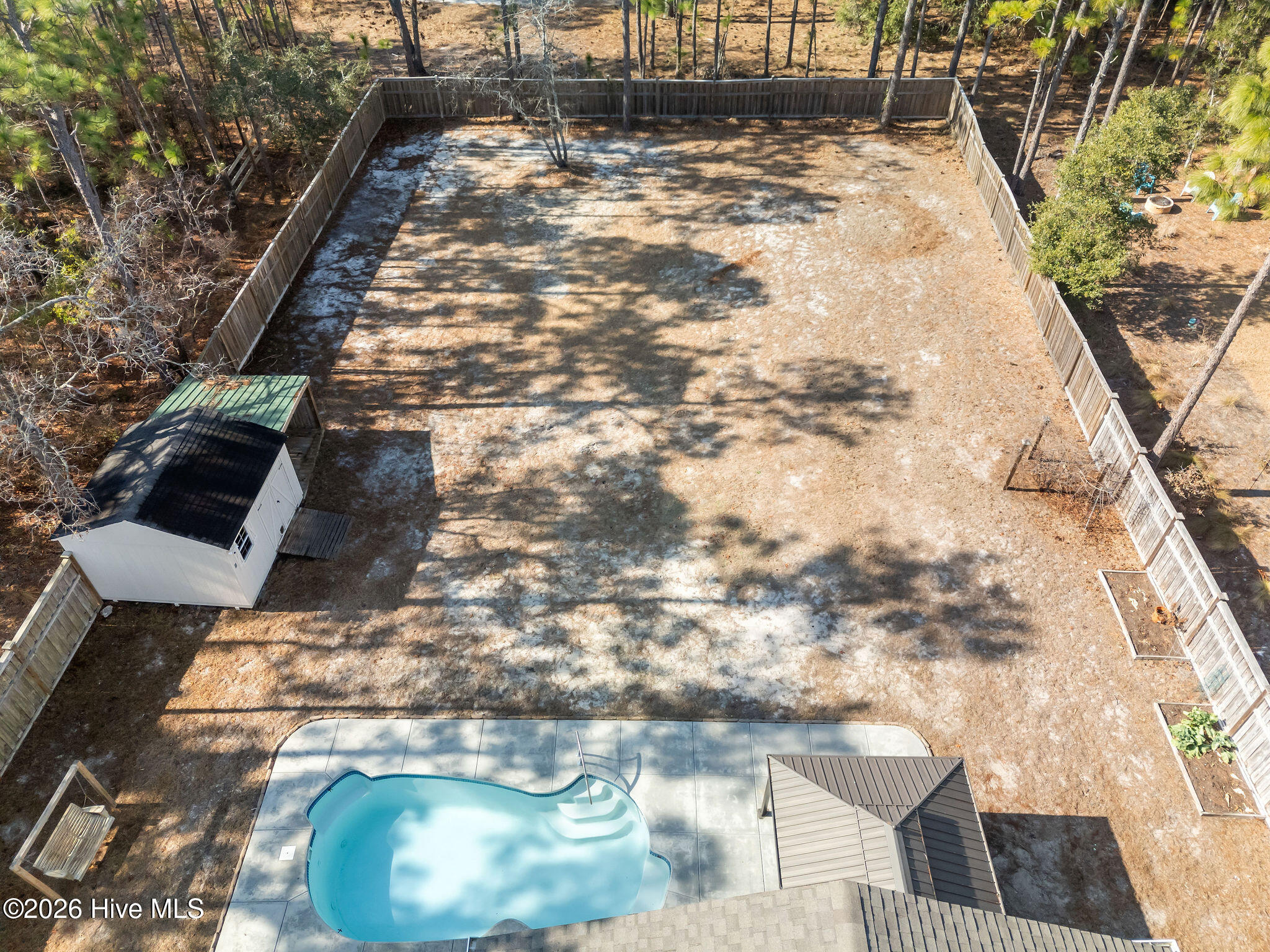 100548283 | Photo 36