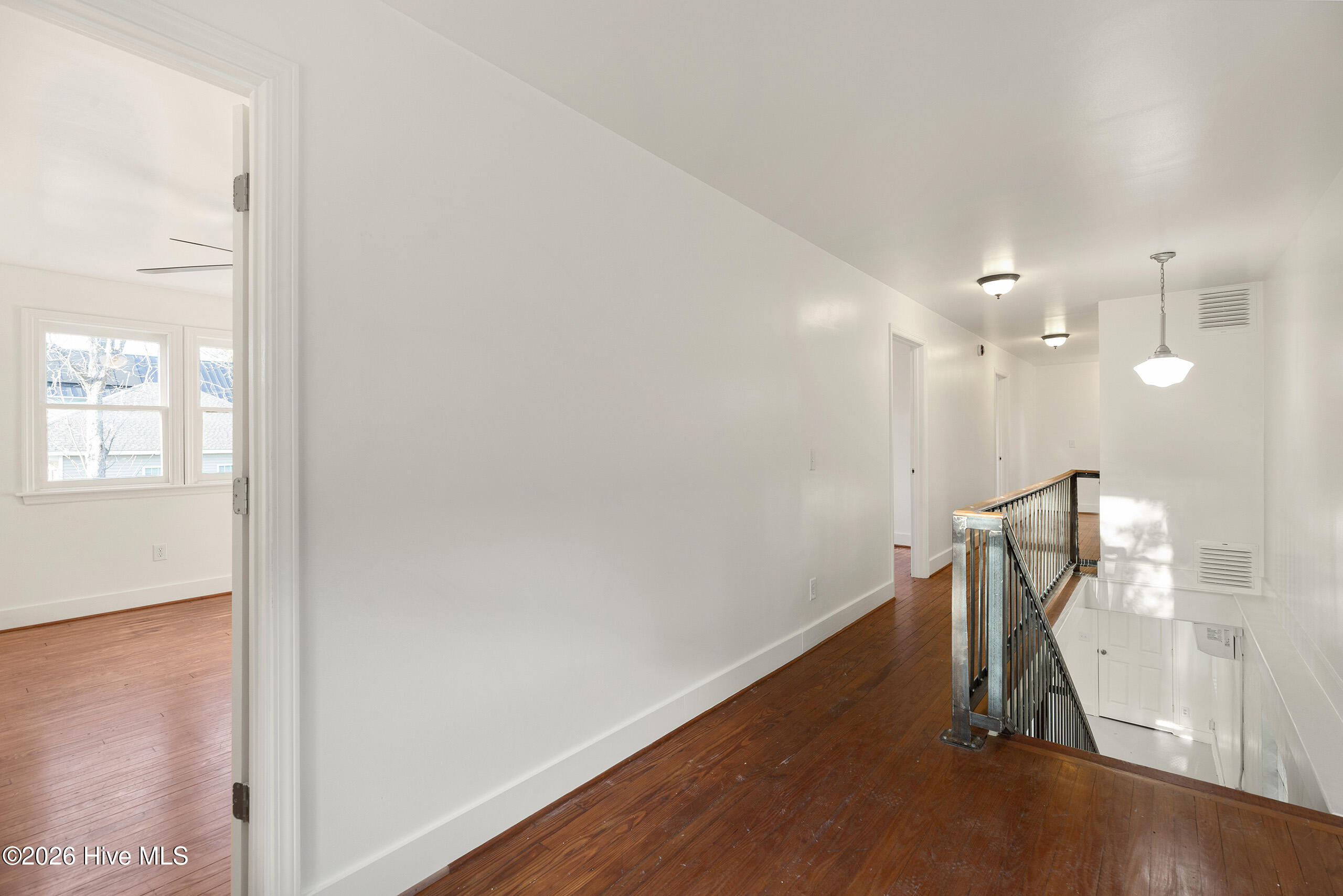 100563959 | Photo 13