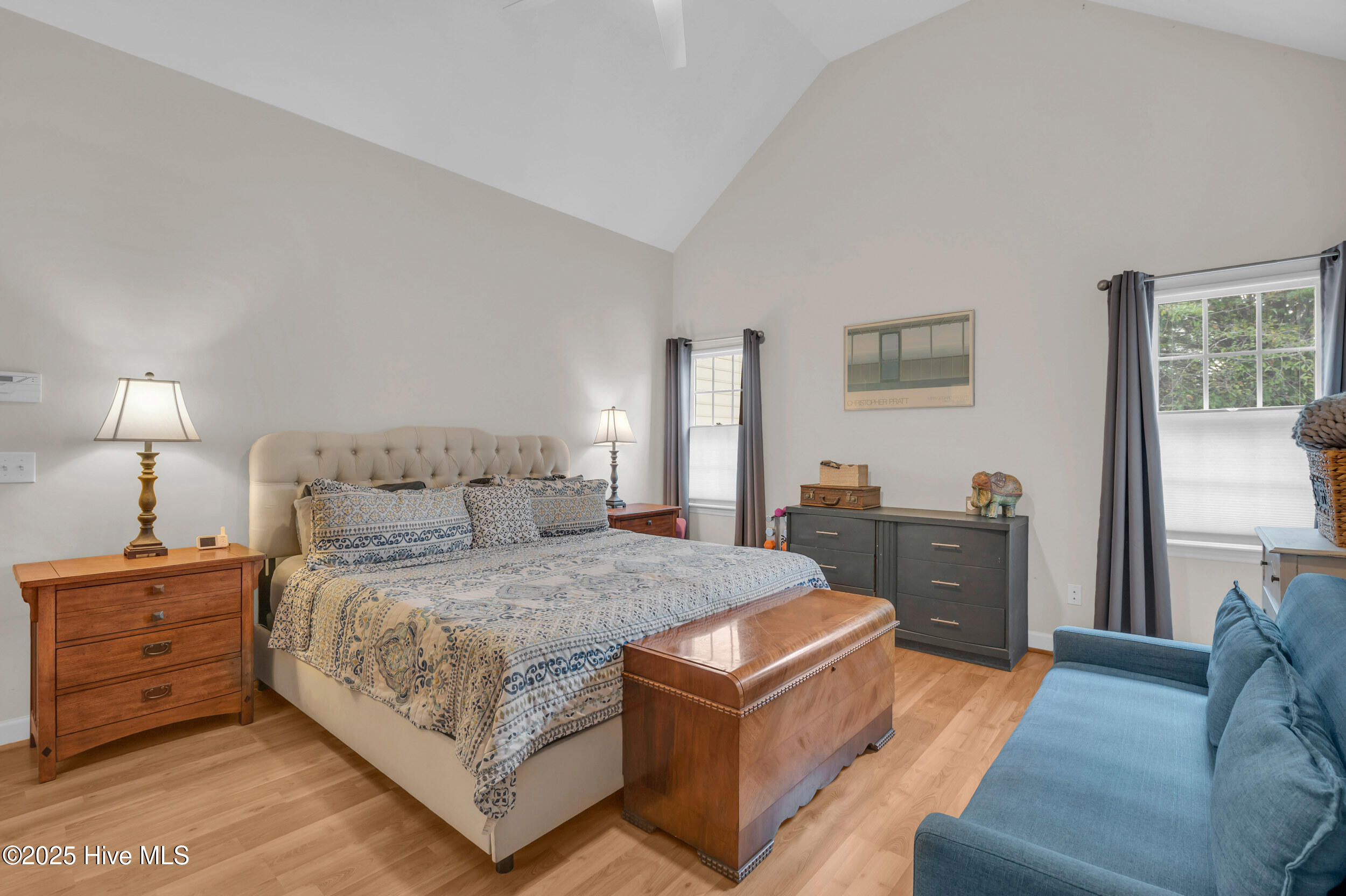 100536270 | Photo 13