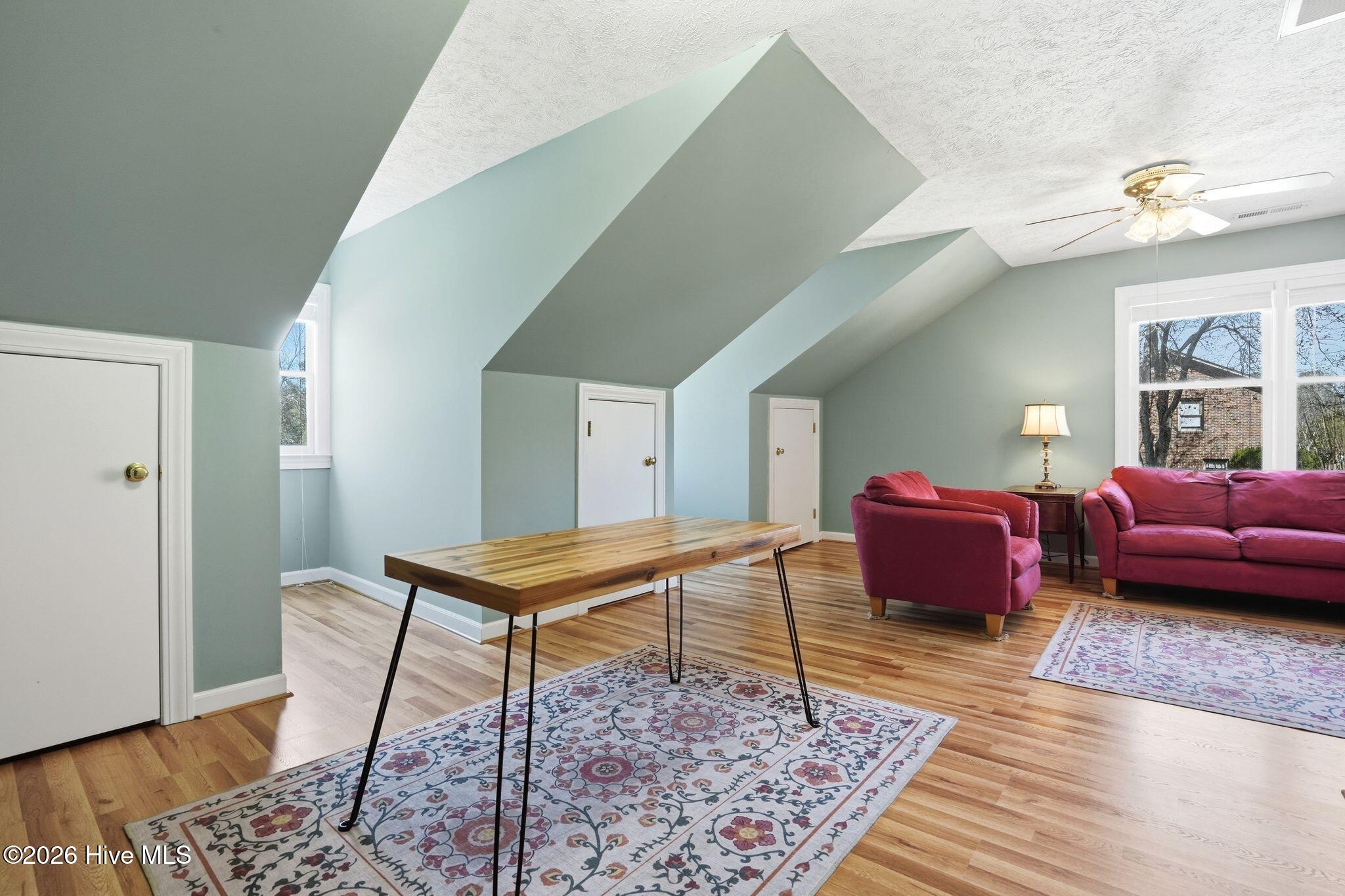 100556511 | Photo 55