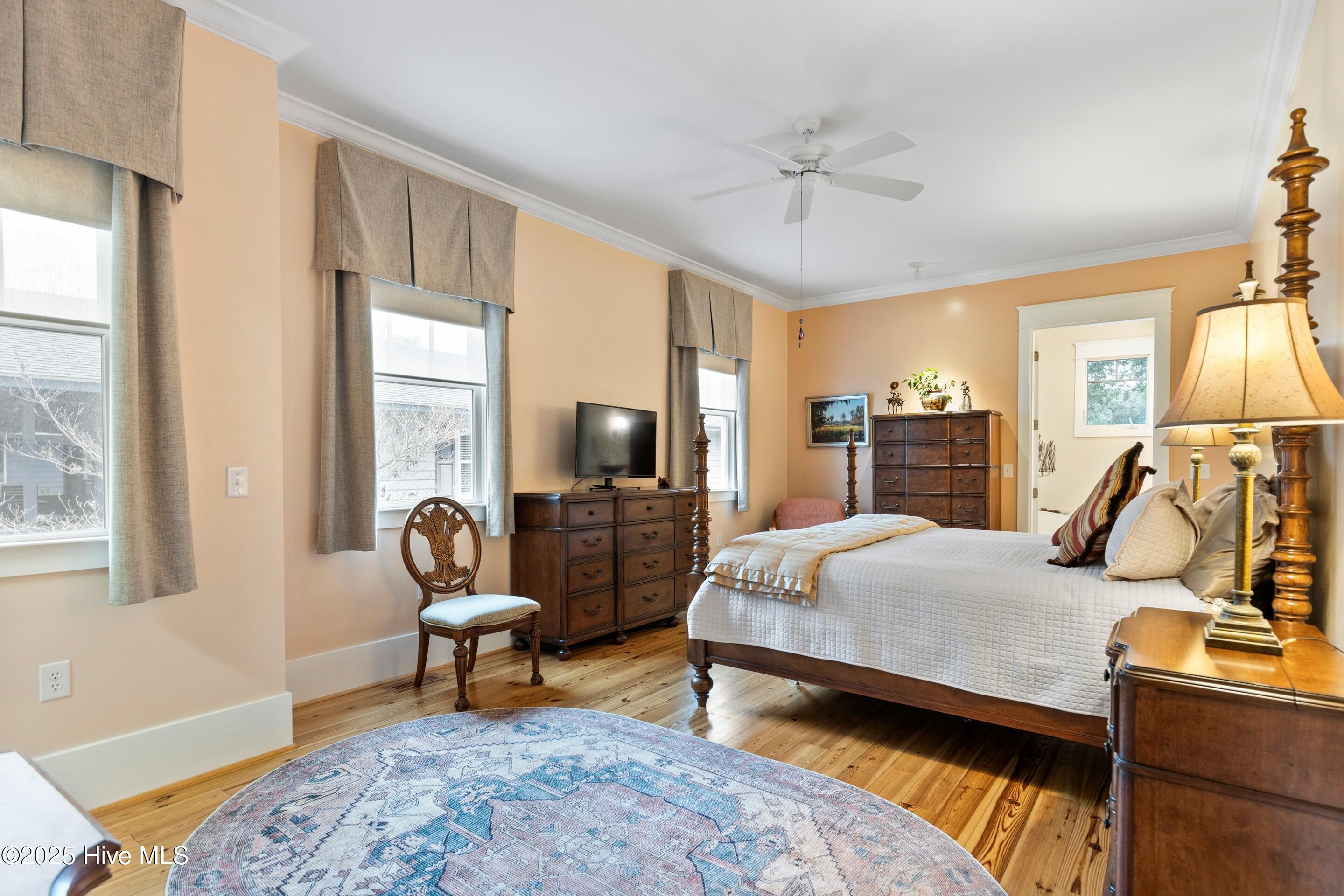 100544140 | Photo 38